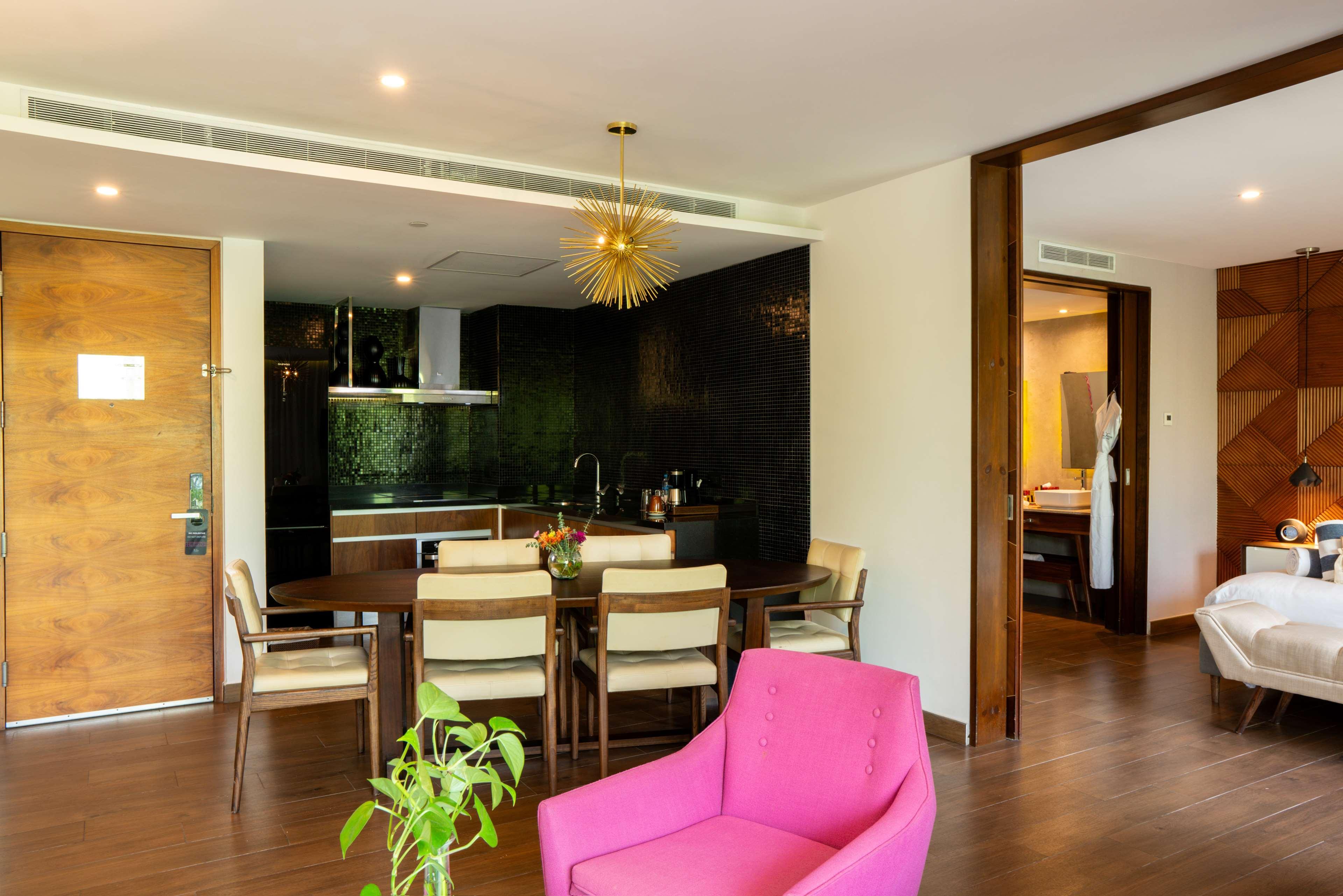 Suite Partial Ocean View One Bedroom