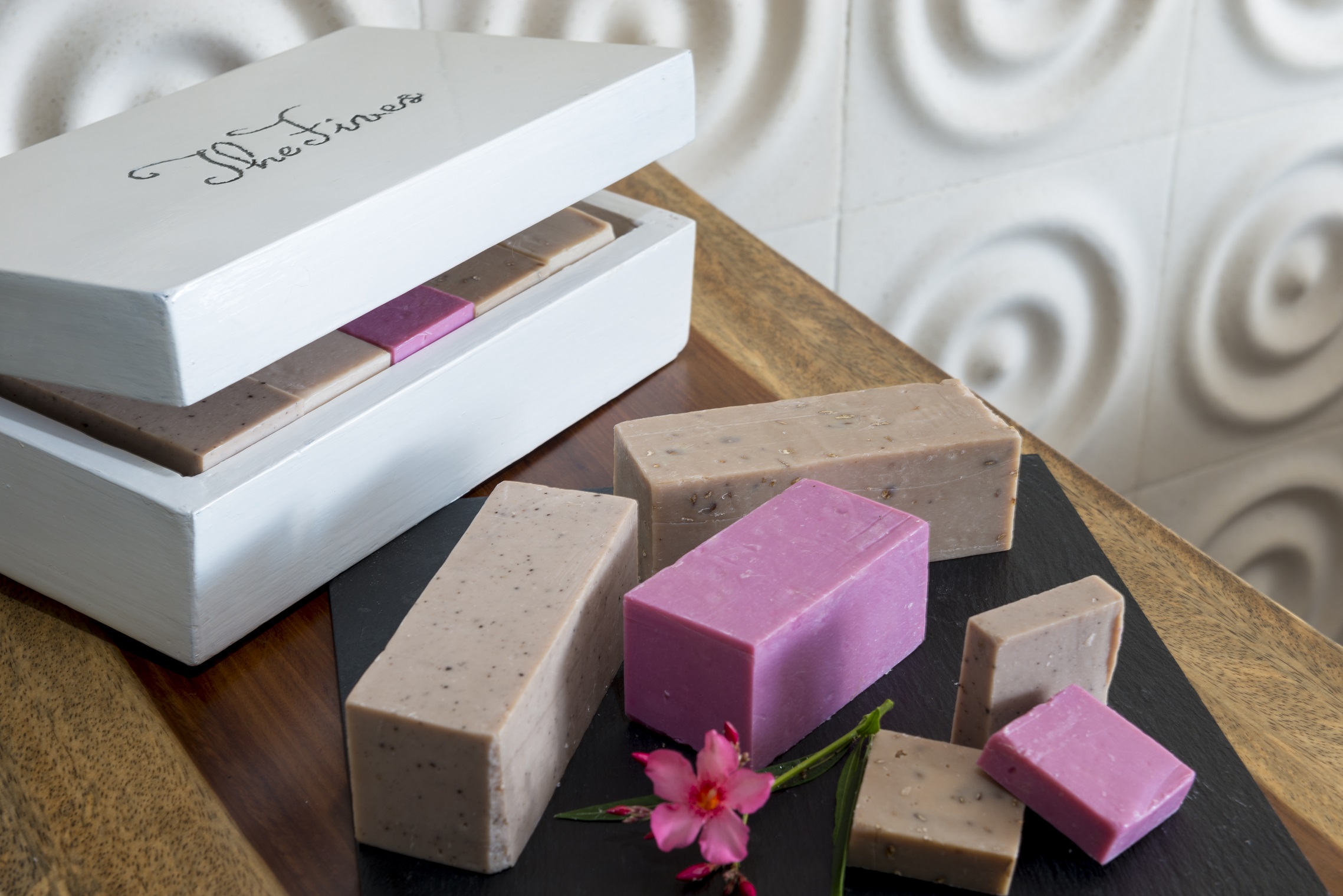 Double Deluxe King Bed