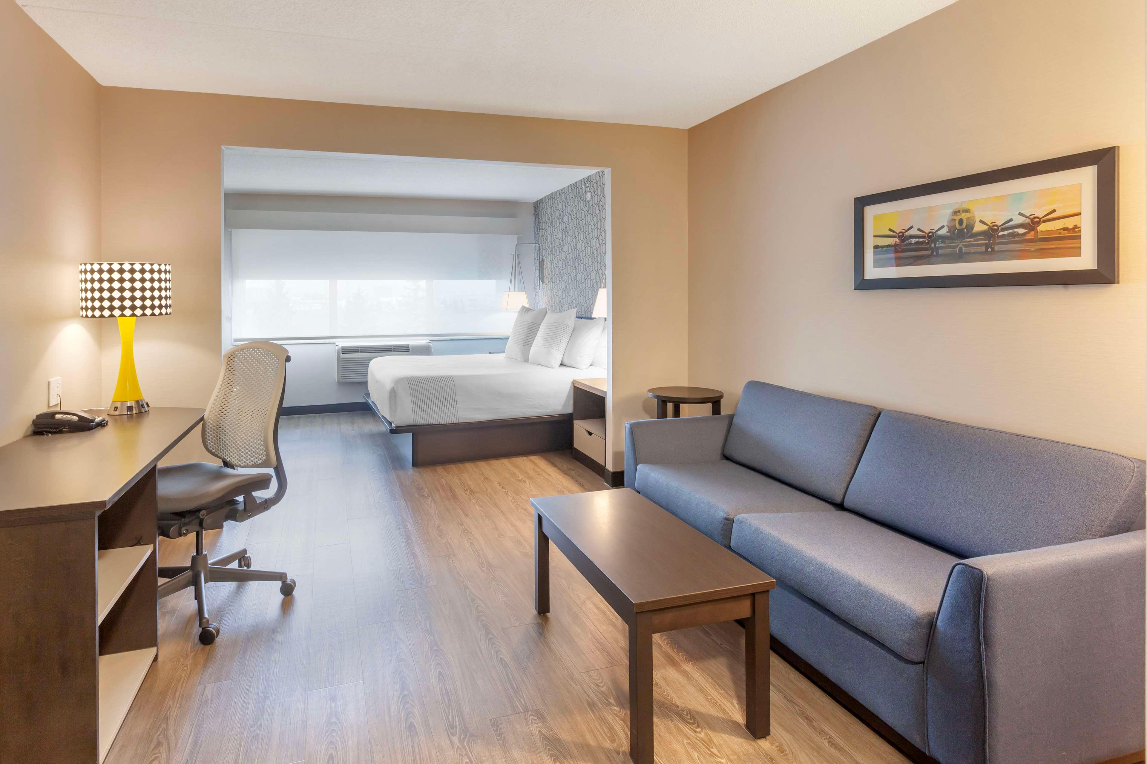 Suite with Kitchenette