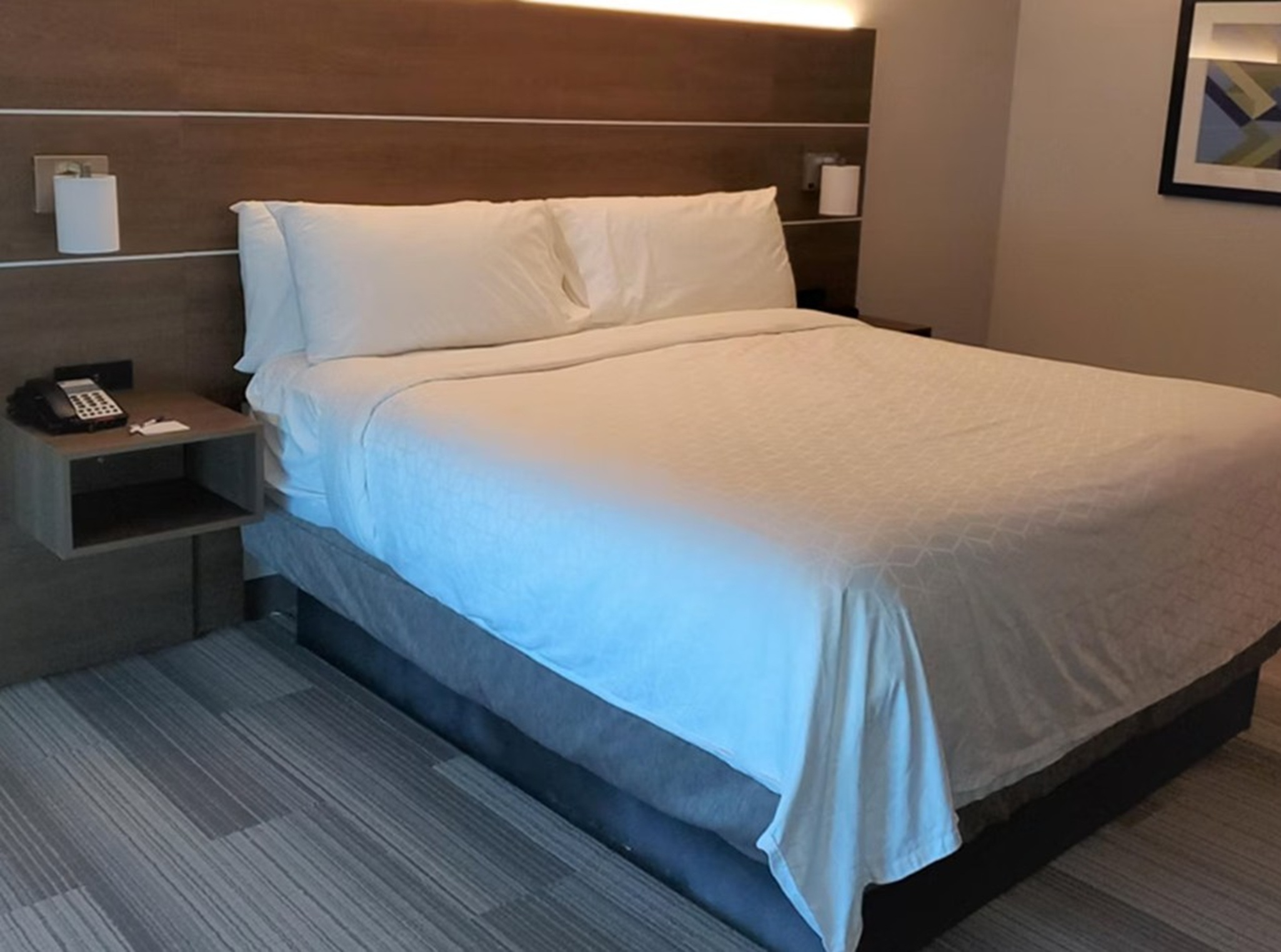 Suite King Size Bed