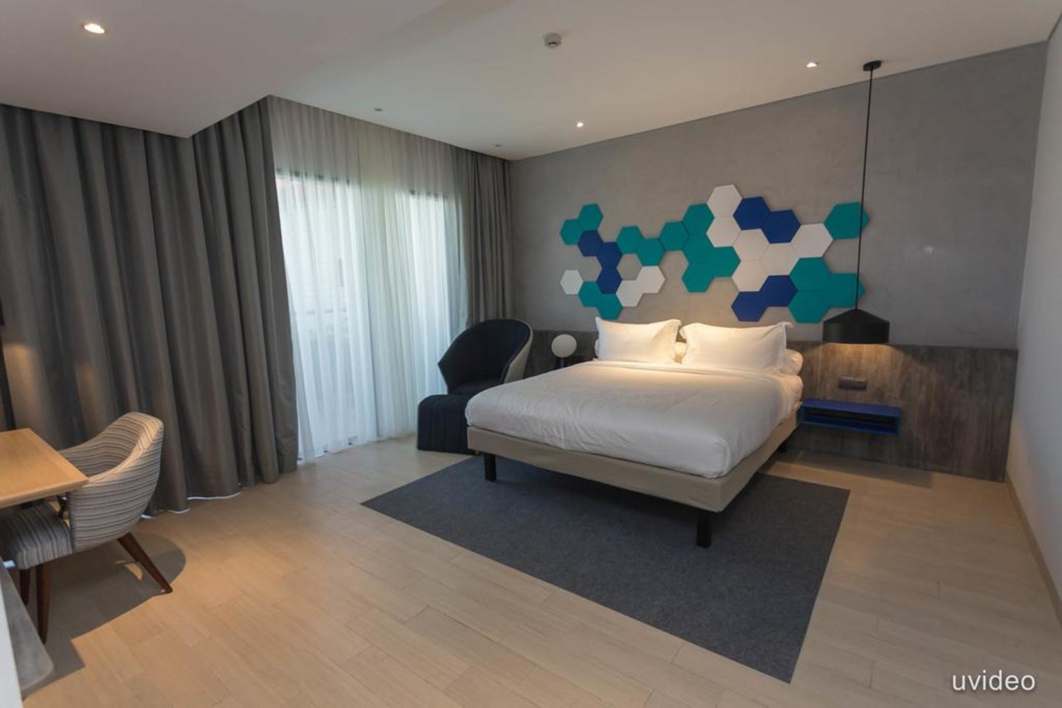 Double Superior Queen Bed