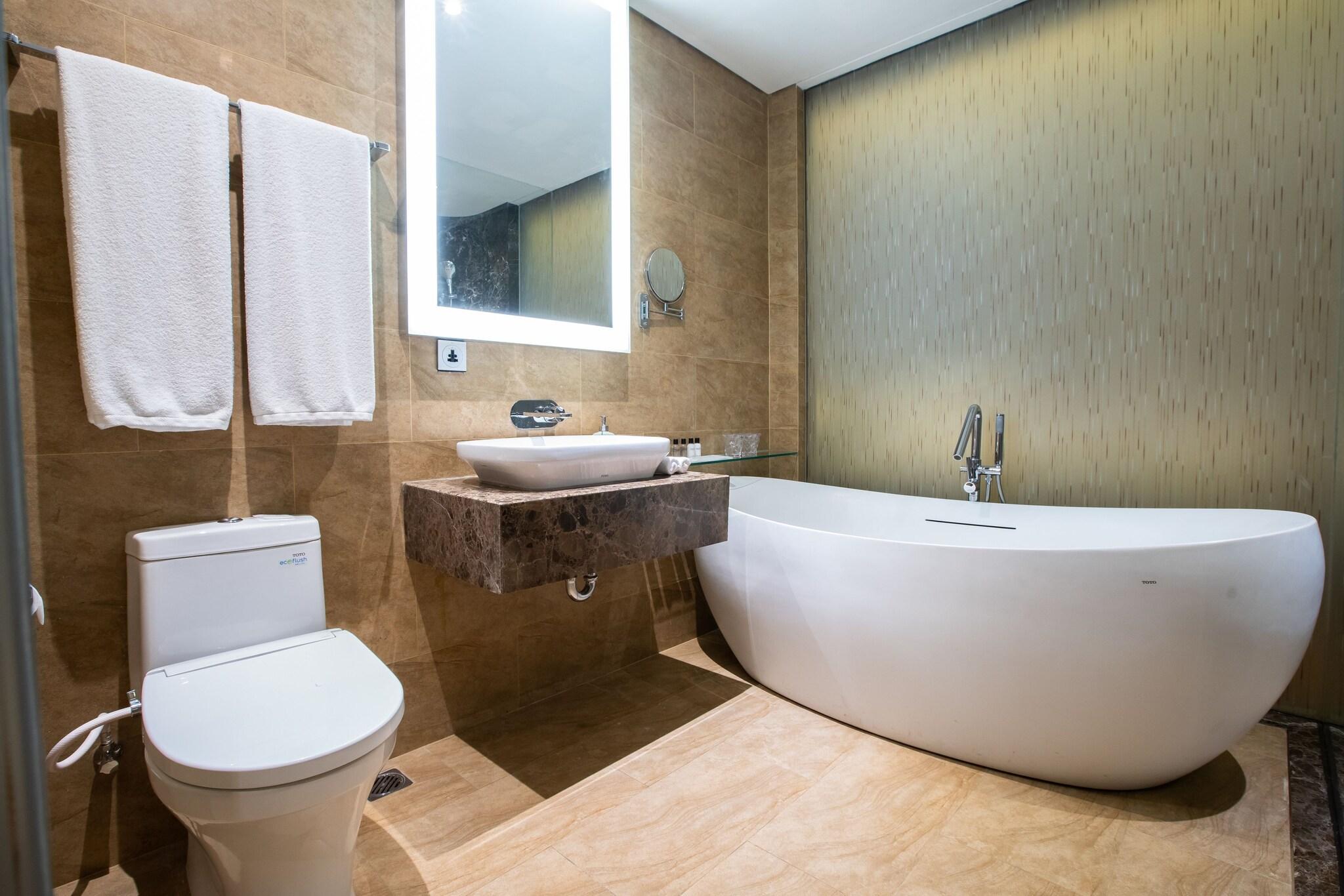 Double Queen Size Bed