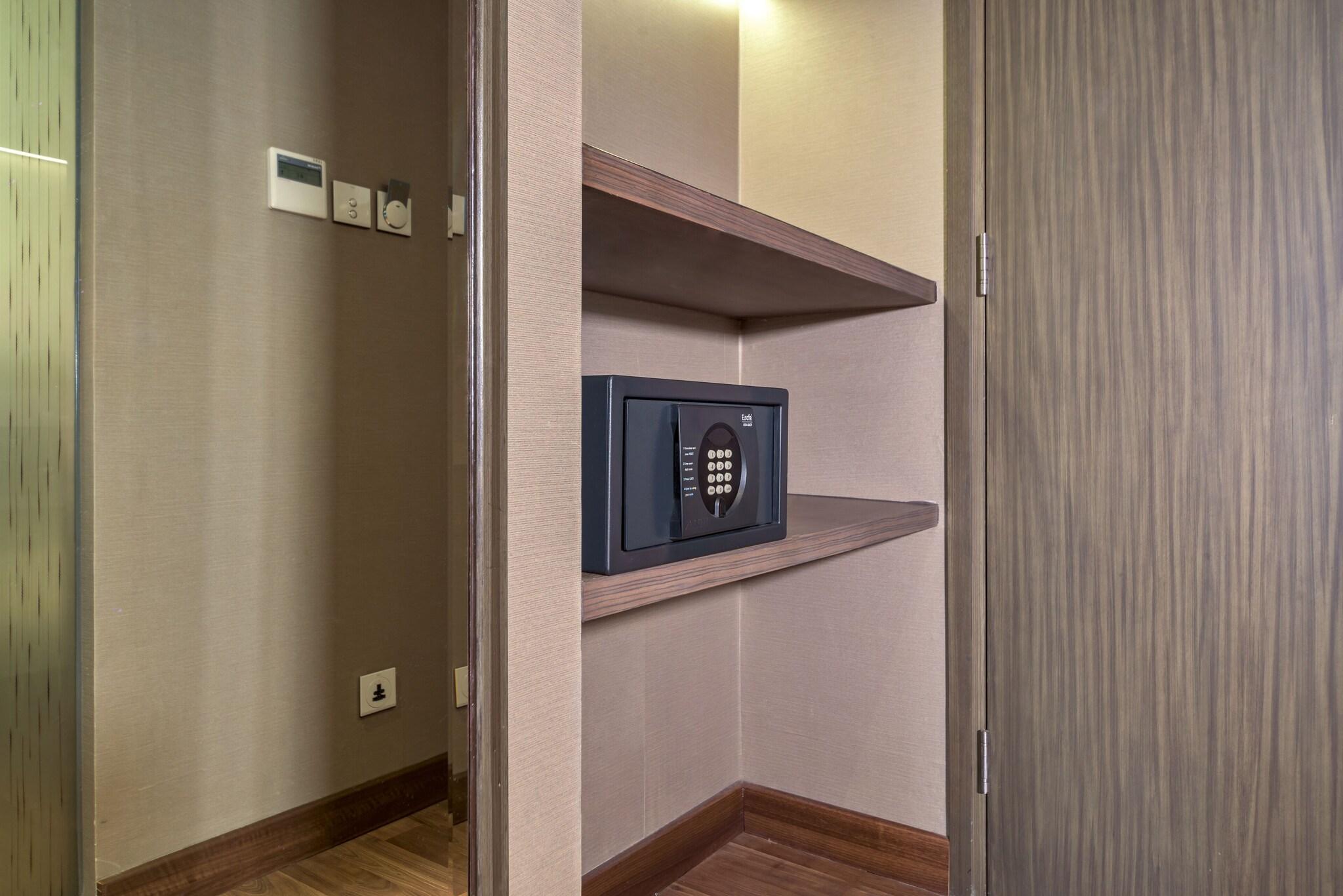 Double Queen Size Bed