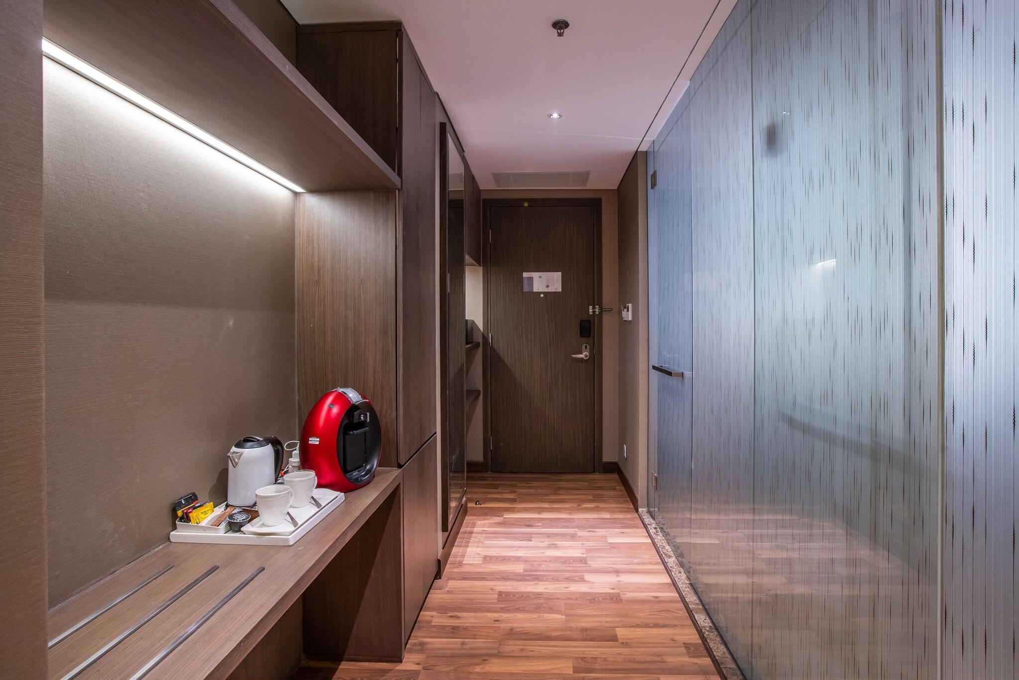 Double Queen Size Bed