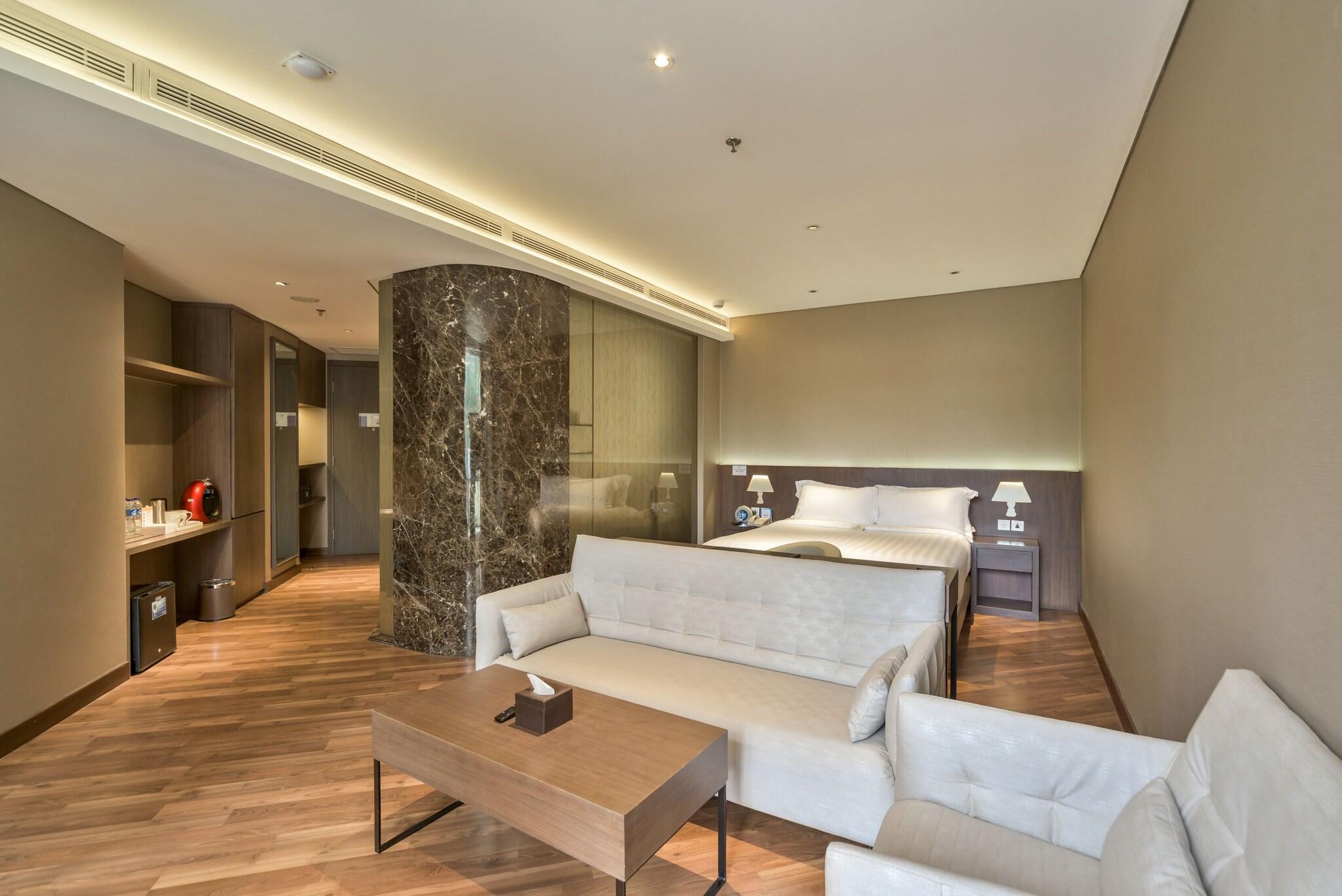 Double Queen Size Bed