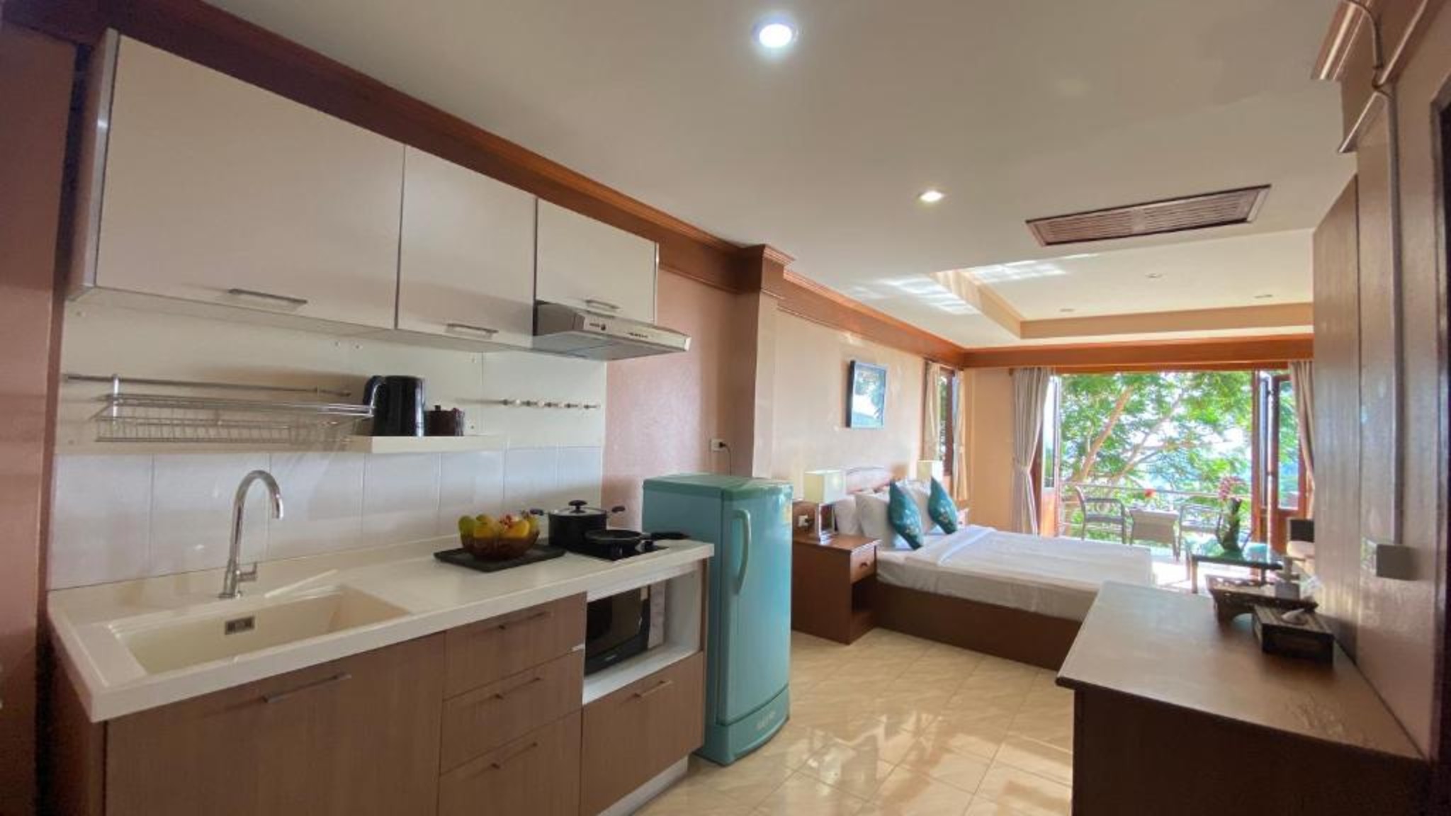 Double or Twin Deluxe with Kitchenette