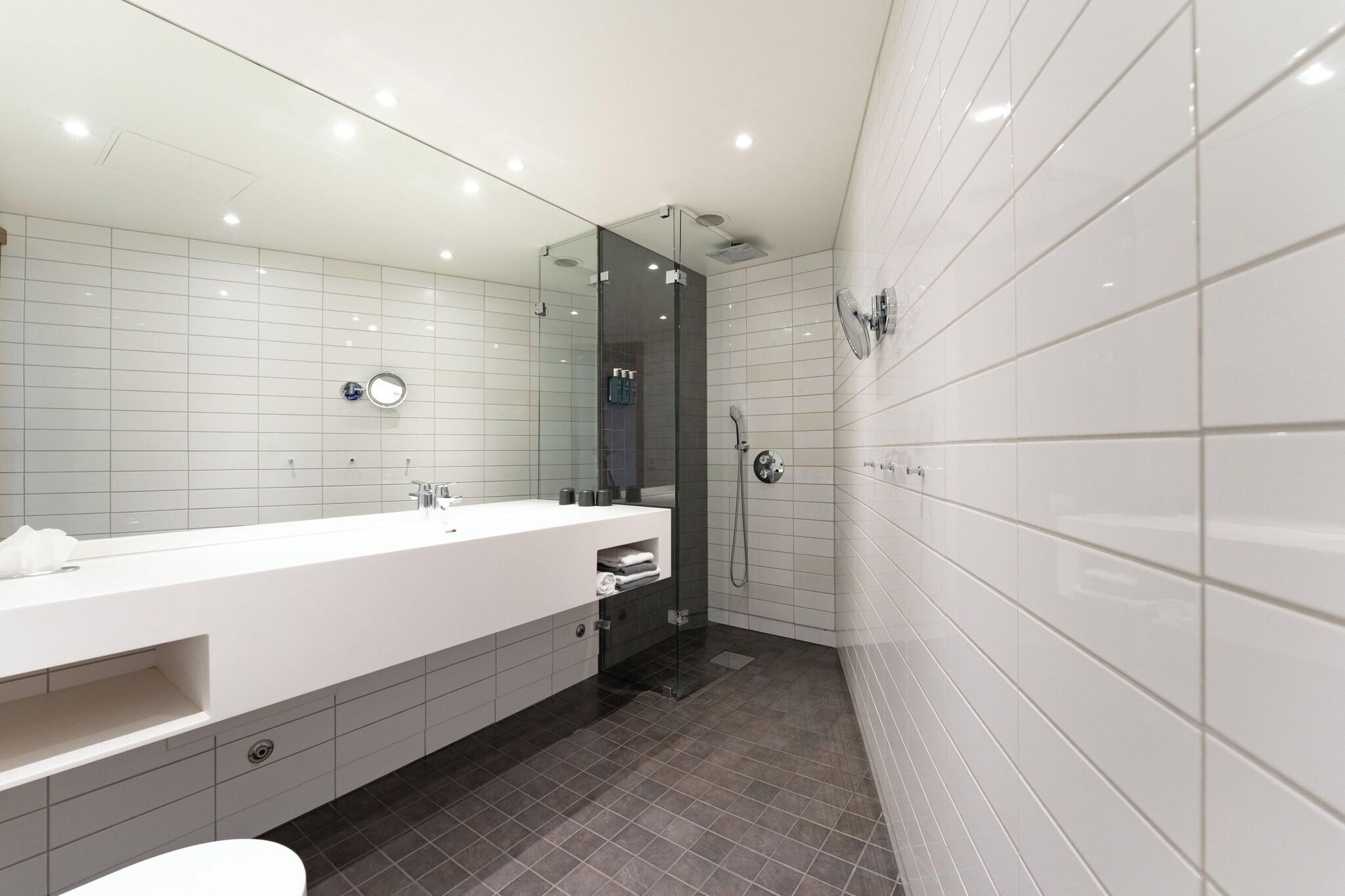 Junior Suite King Size Bed