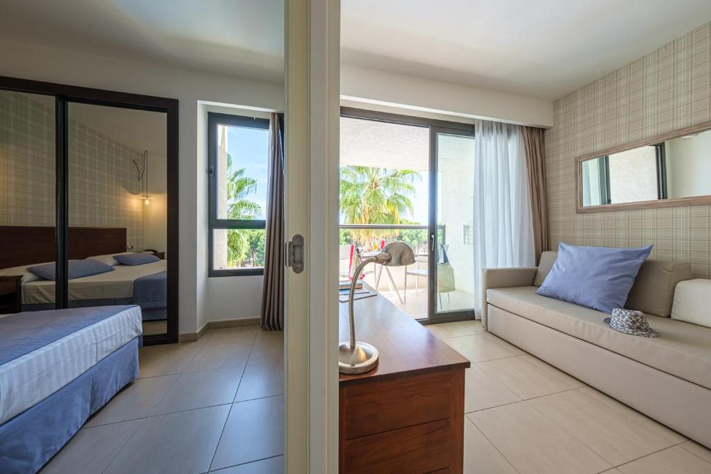 Junior Suite Pool View