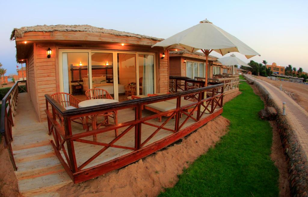 Bungalow Beach Front