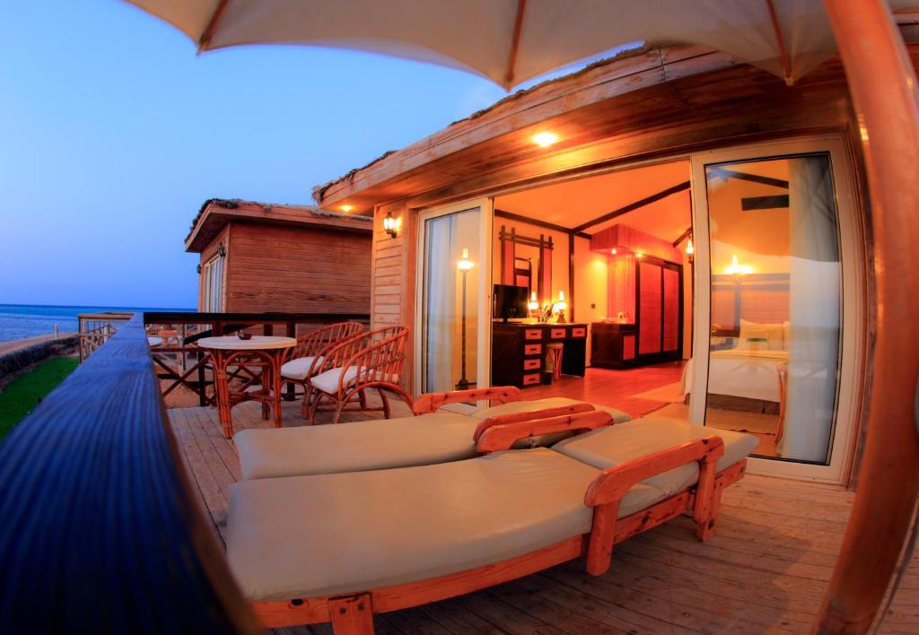 Bungalow Beach Front