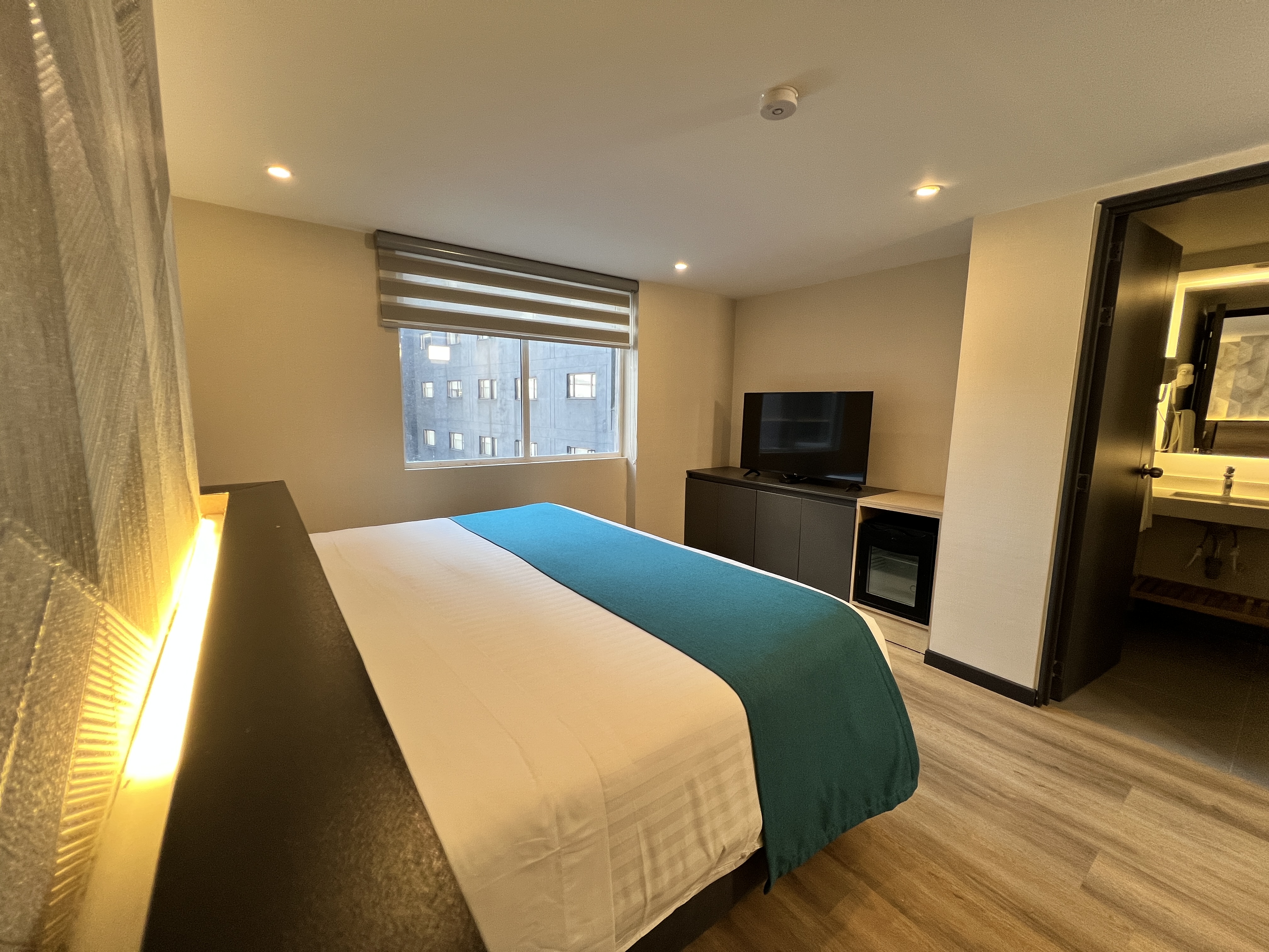 Double Deluxe King Bed