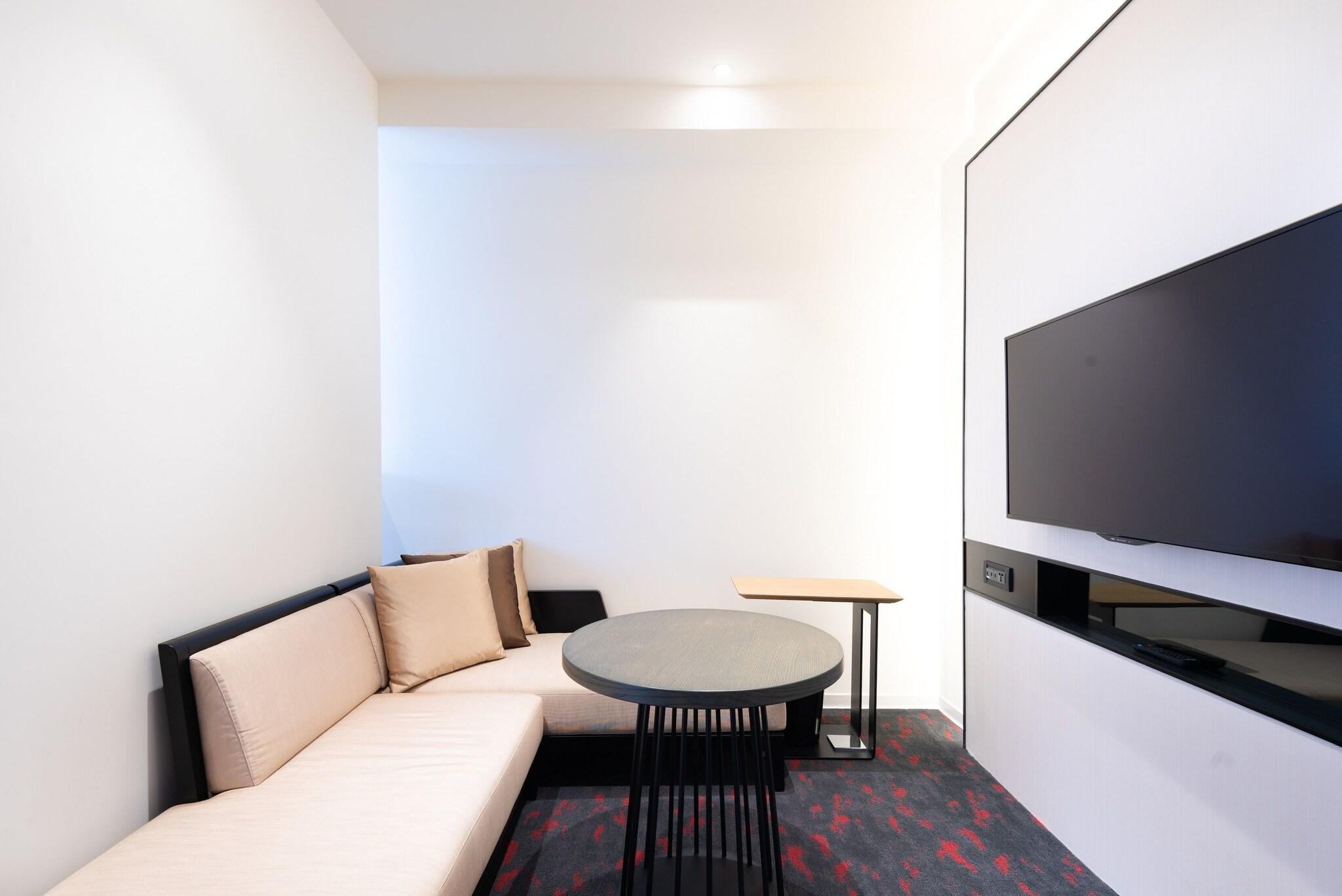 Junior Suite Queen Size Bed