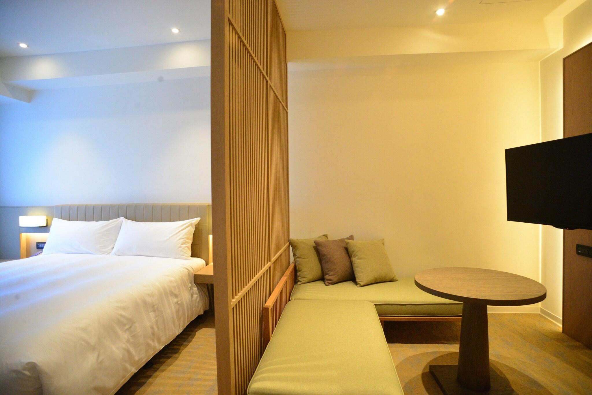 Junior Suite Queen Size Bed