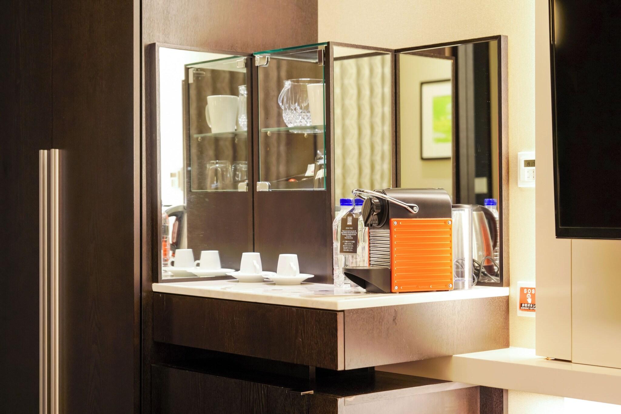 Double Executive Queen Bed