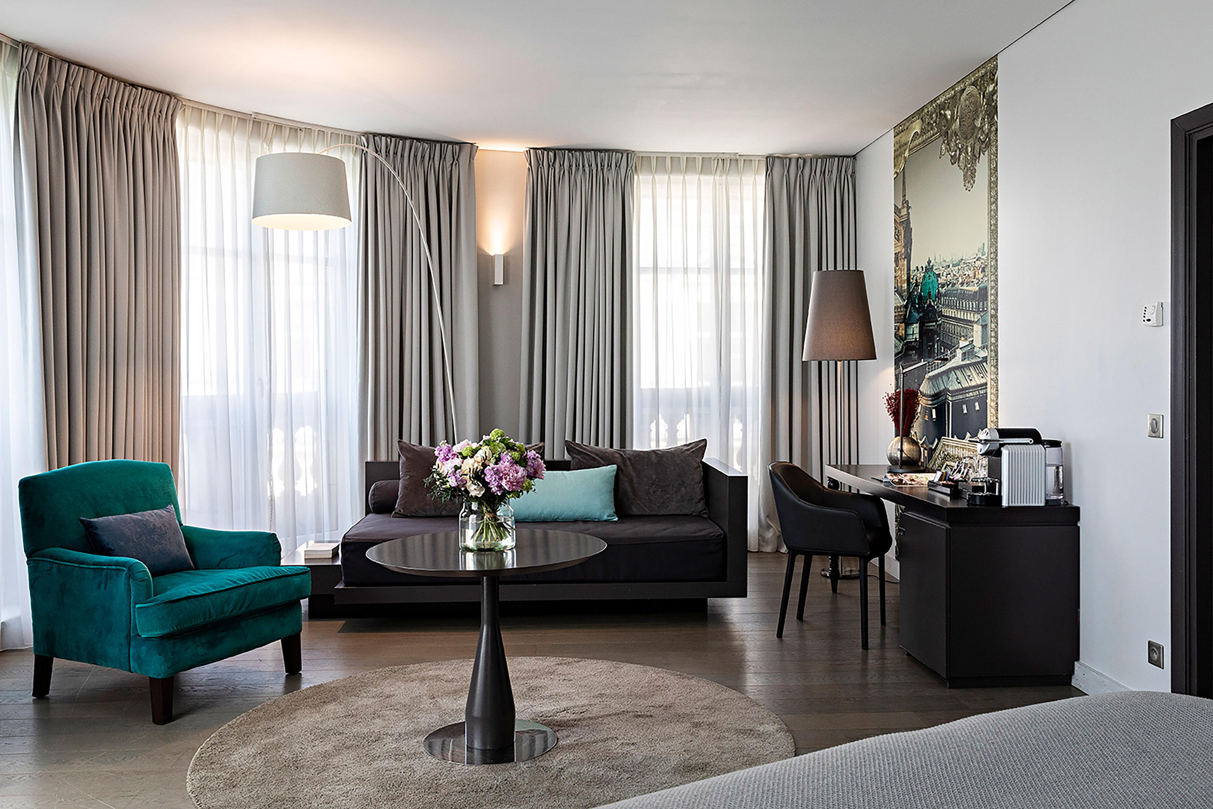 Suite Queen Size Bed