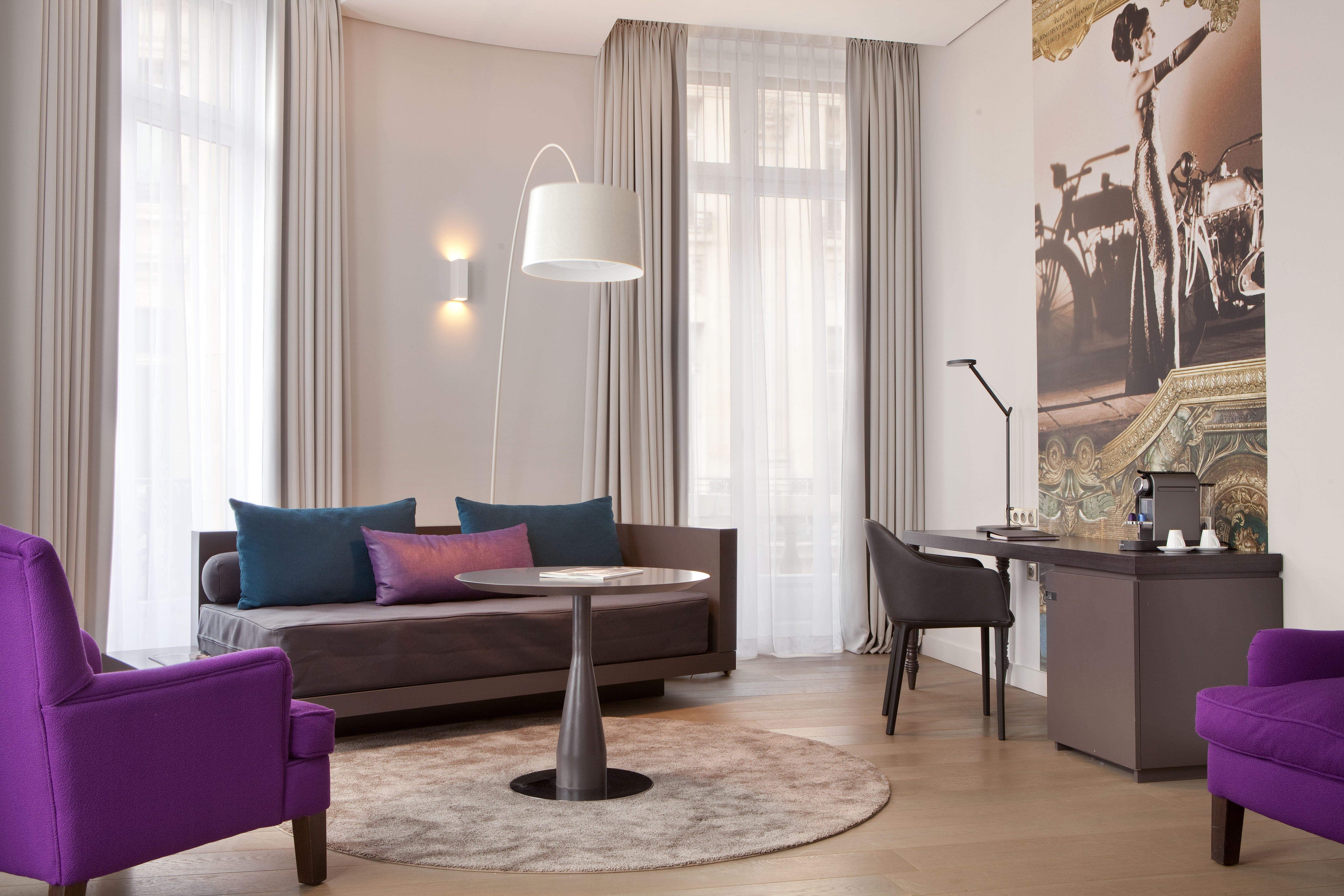 Suite Queen Size Bed