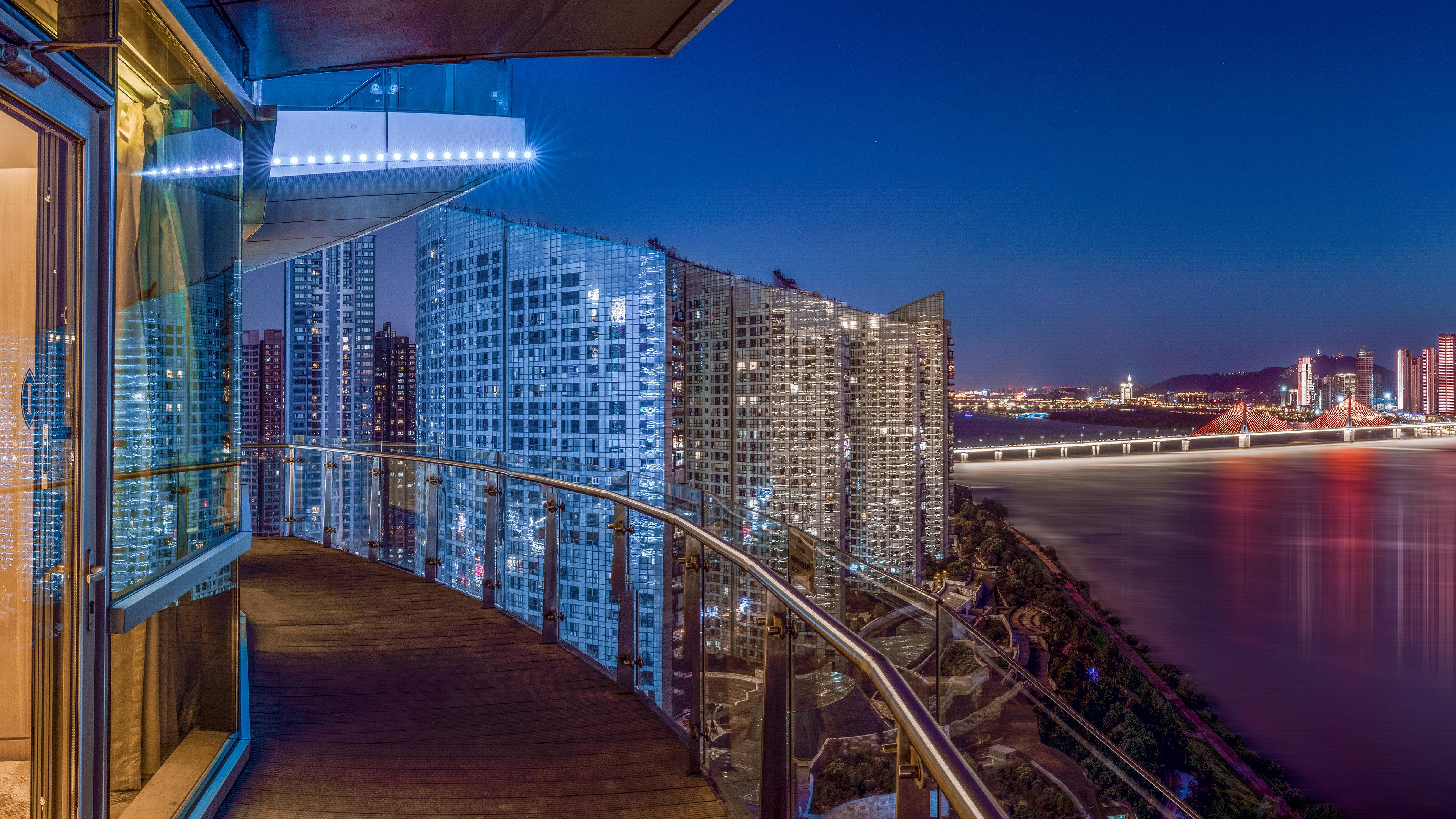 Double Premium King Bed