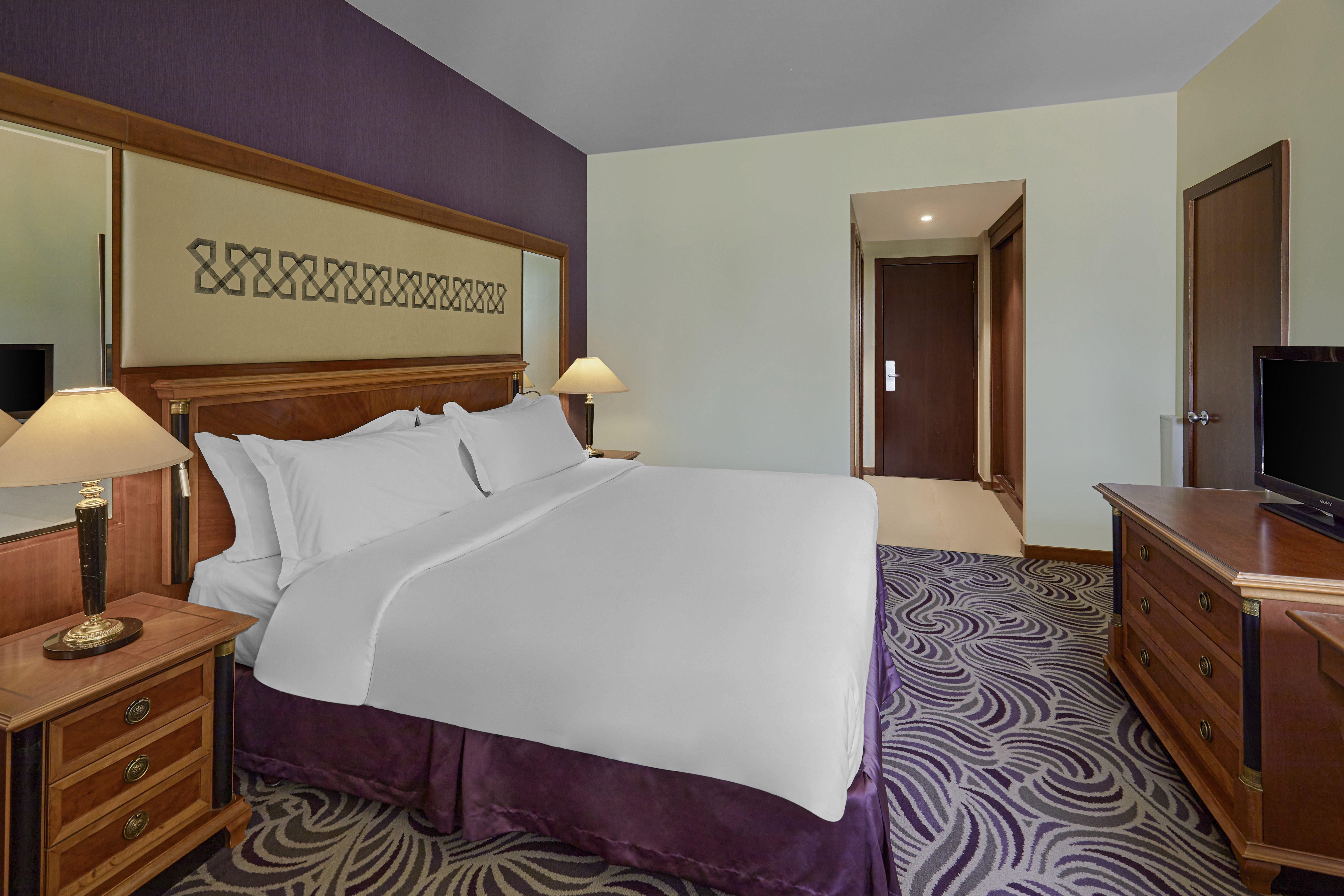 Suite King Bed One Bedroom 