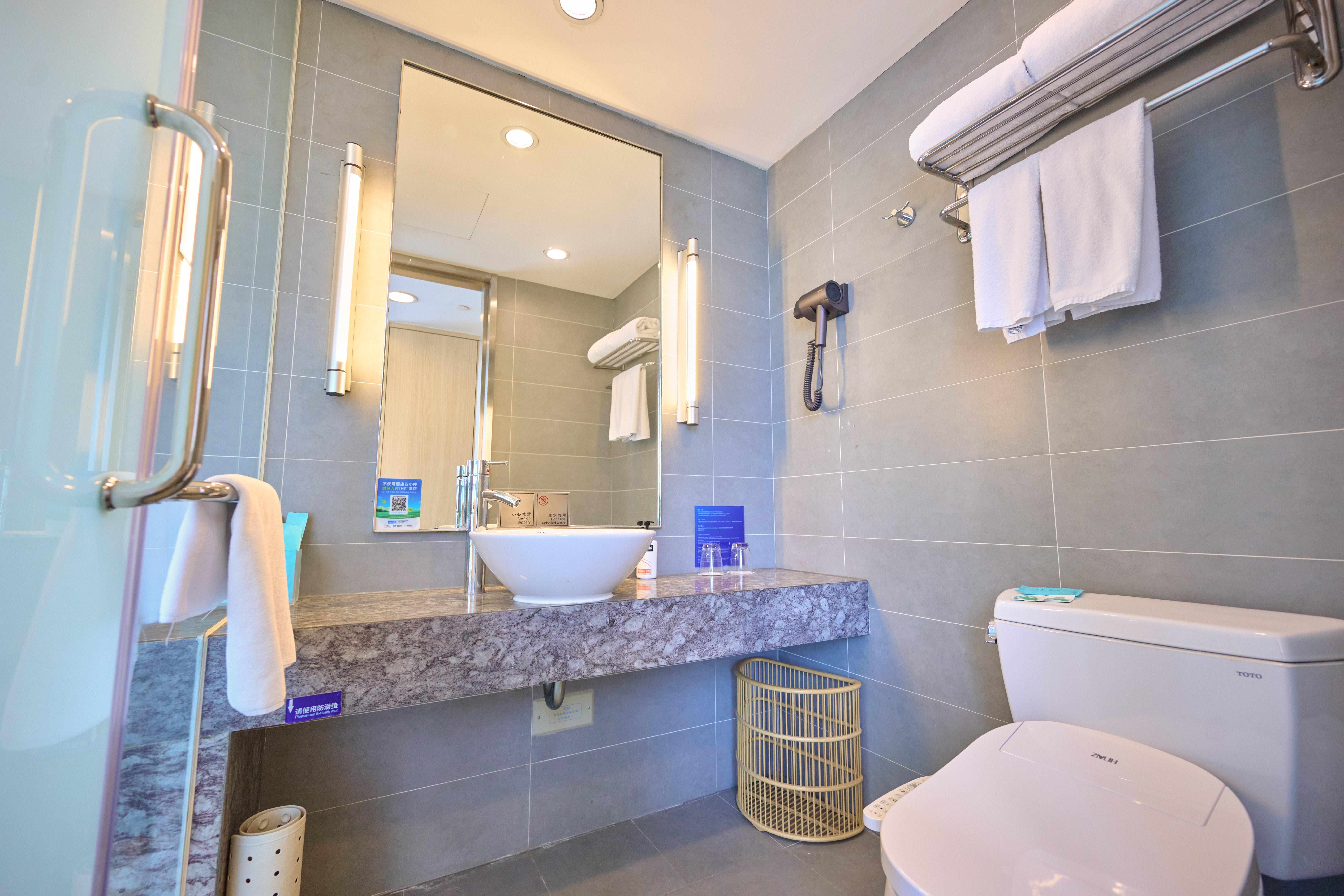 Double Queen Size Bed