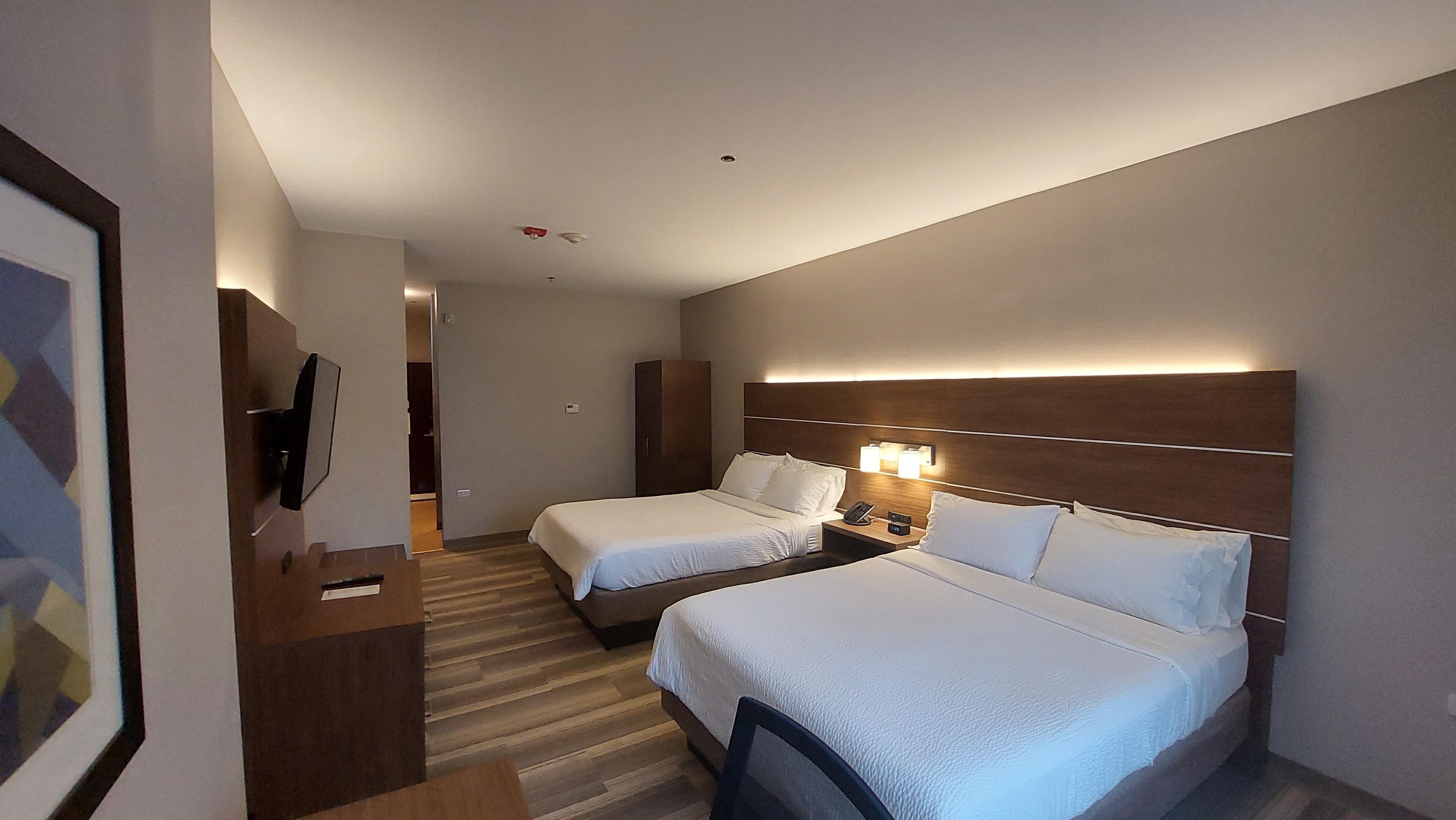 Double Two Queen Beds Non Smoking