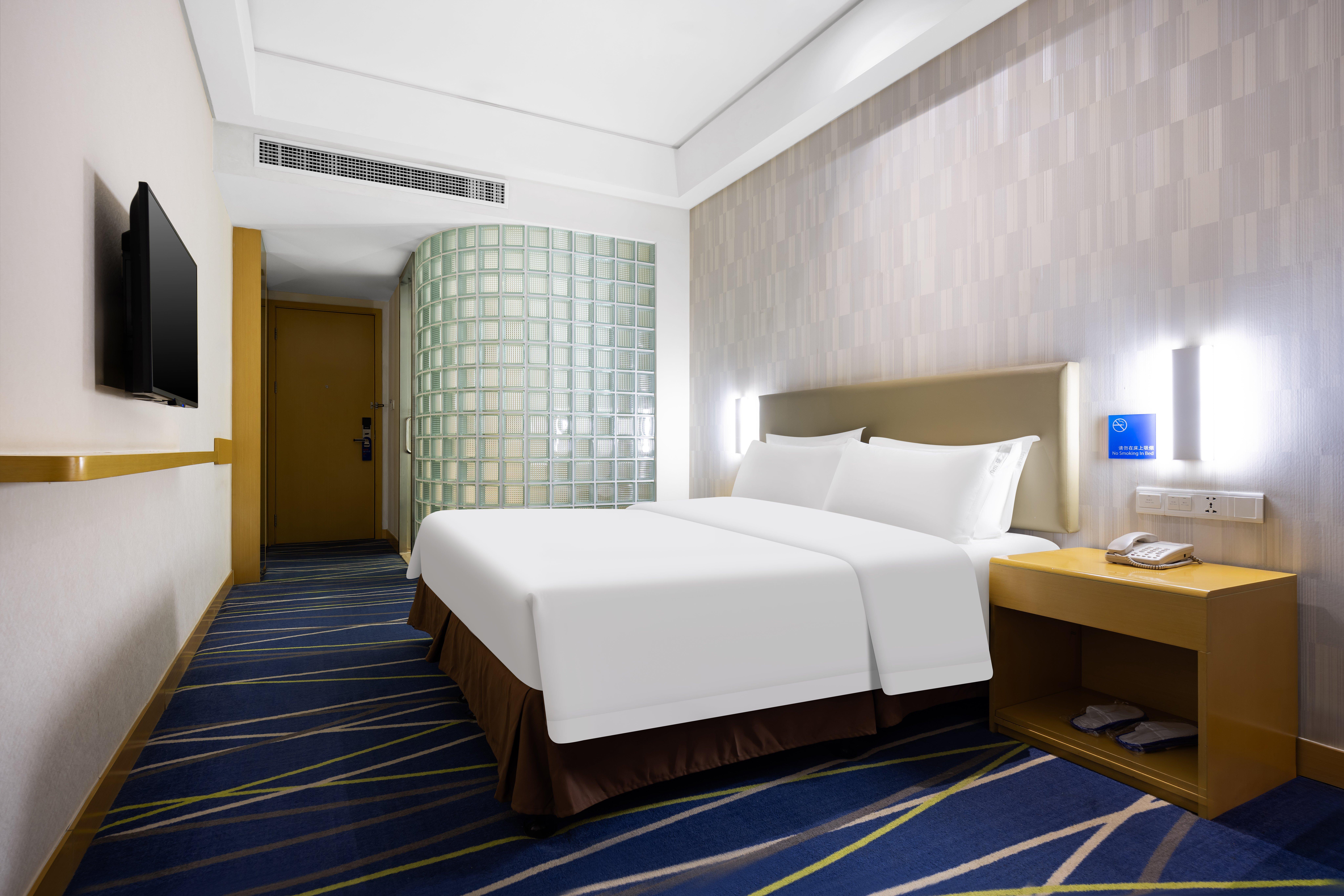 Double King Size Bed