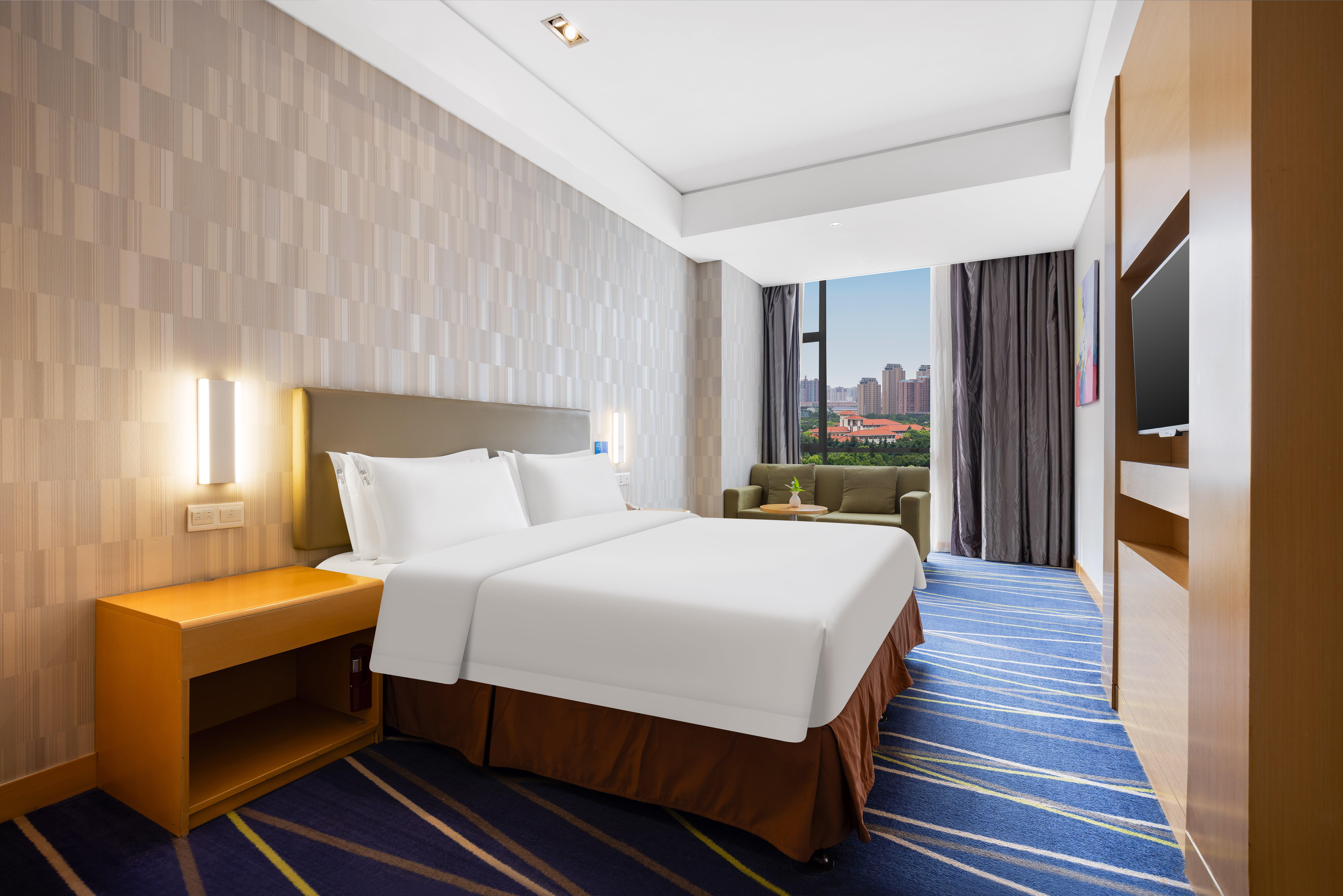 Suite King Bed Smoking