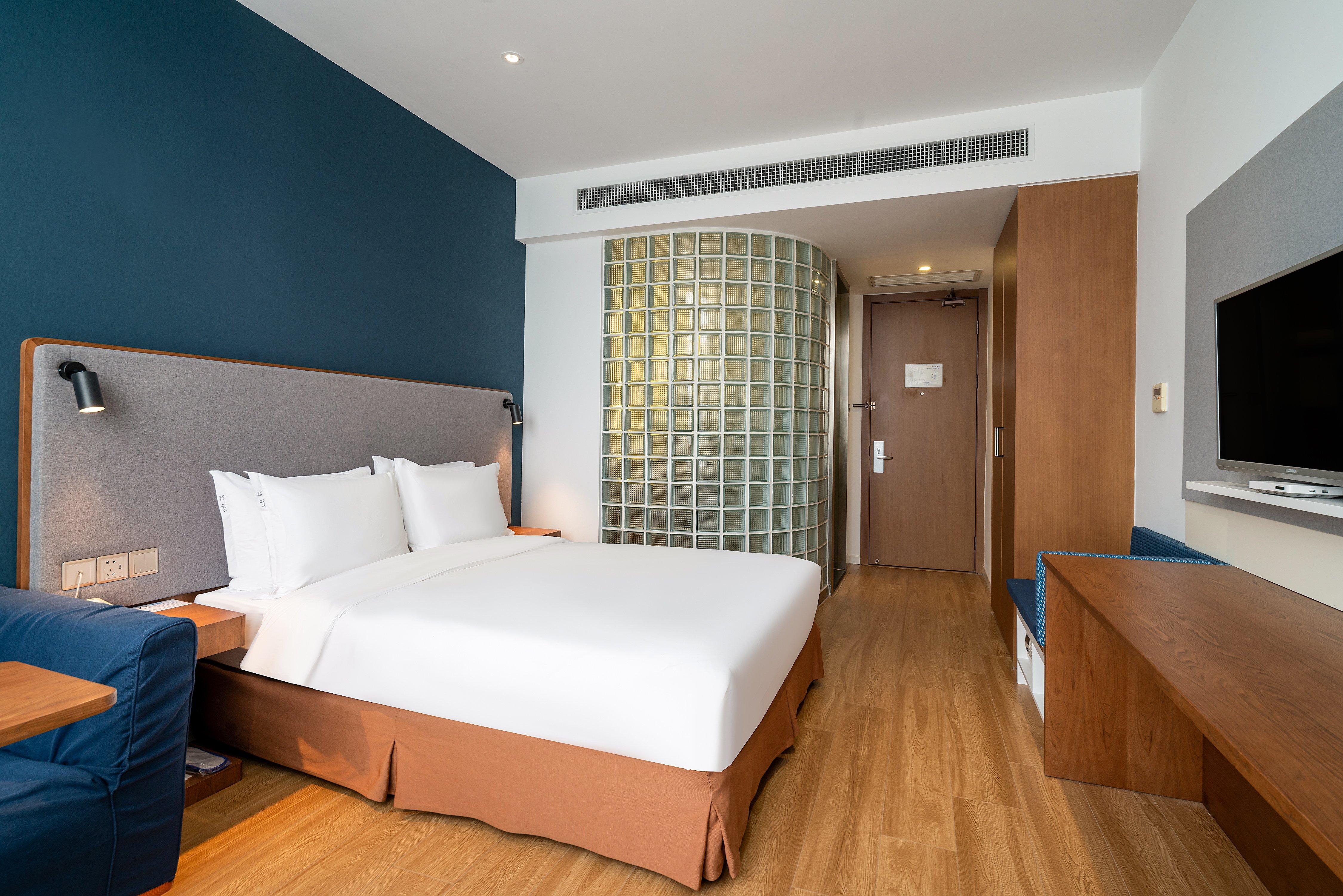 Double Accessible-queen Size Bed