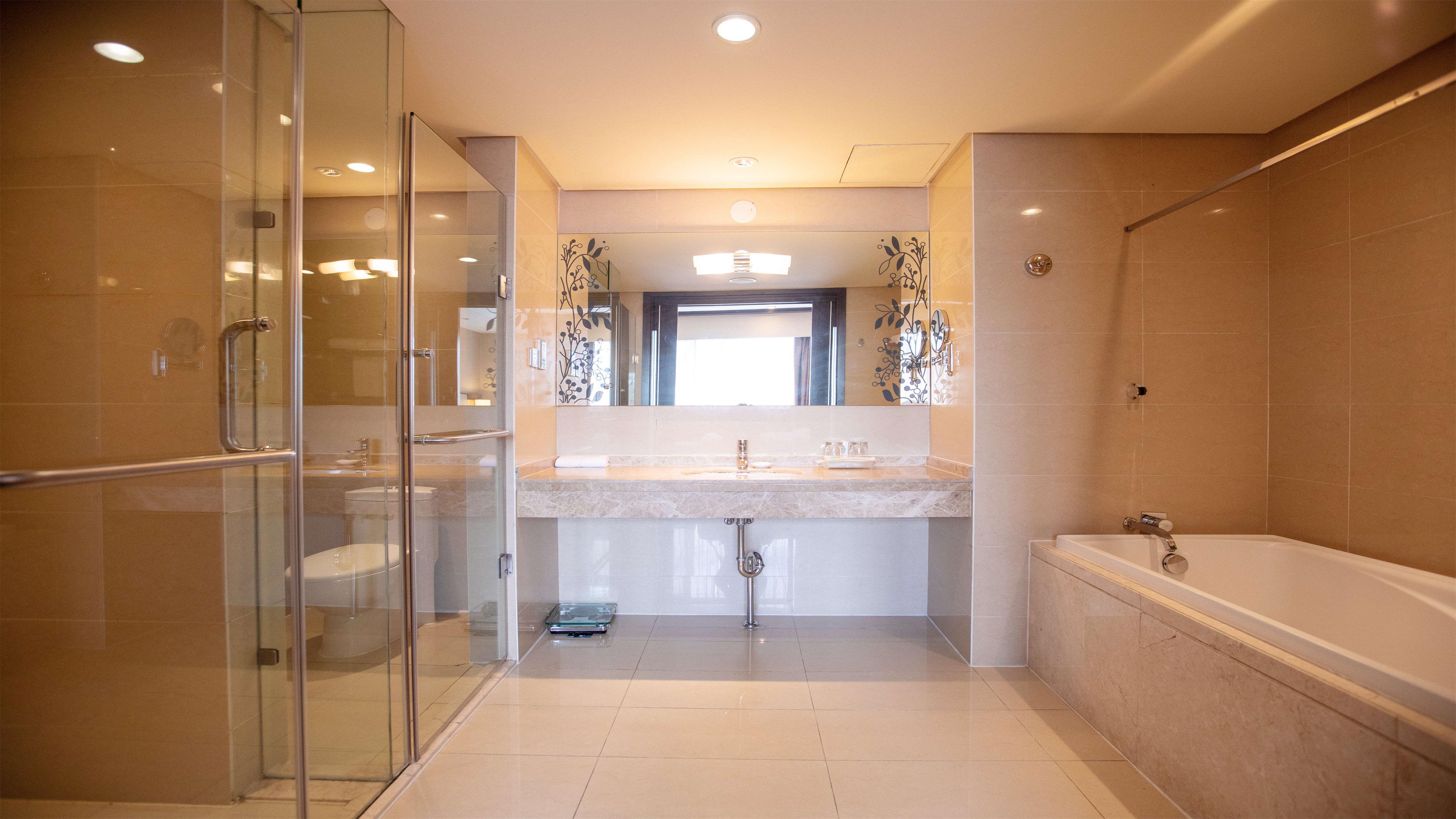 Suite with Kitchenette