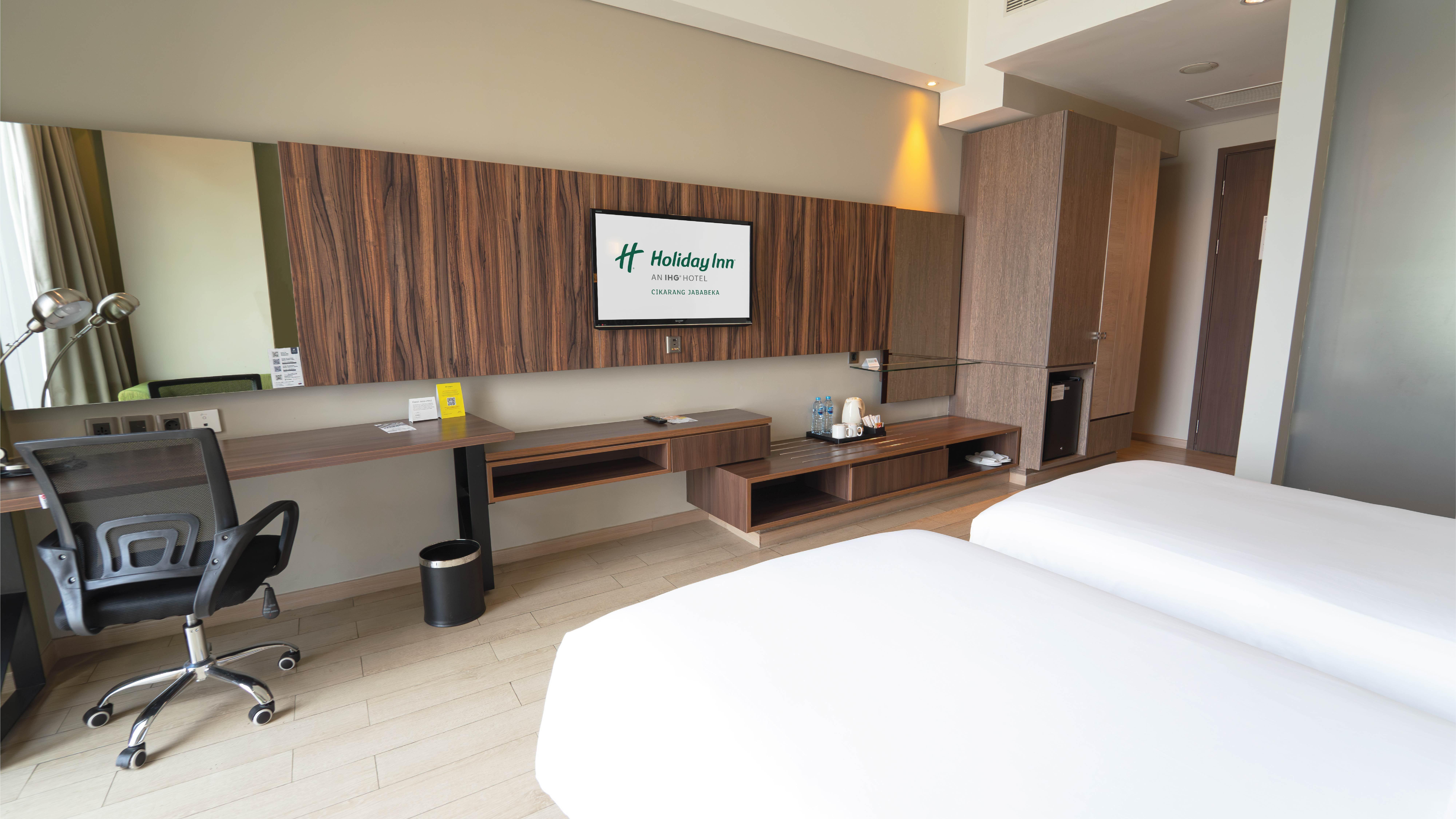 Twin Smoking with Views