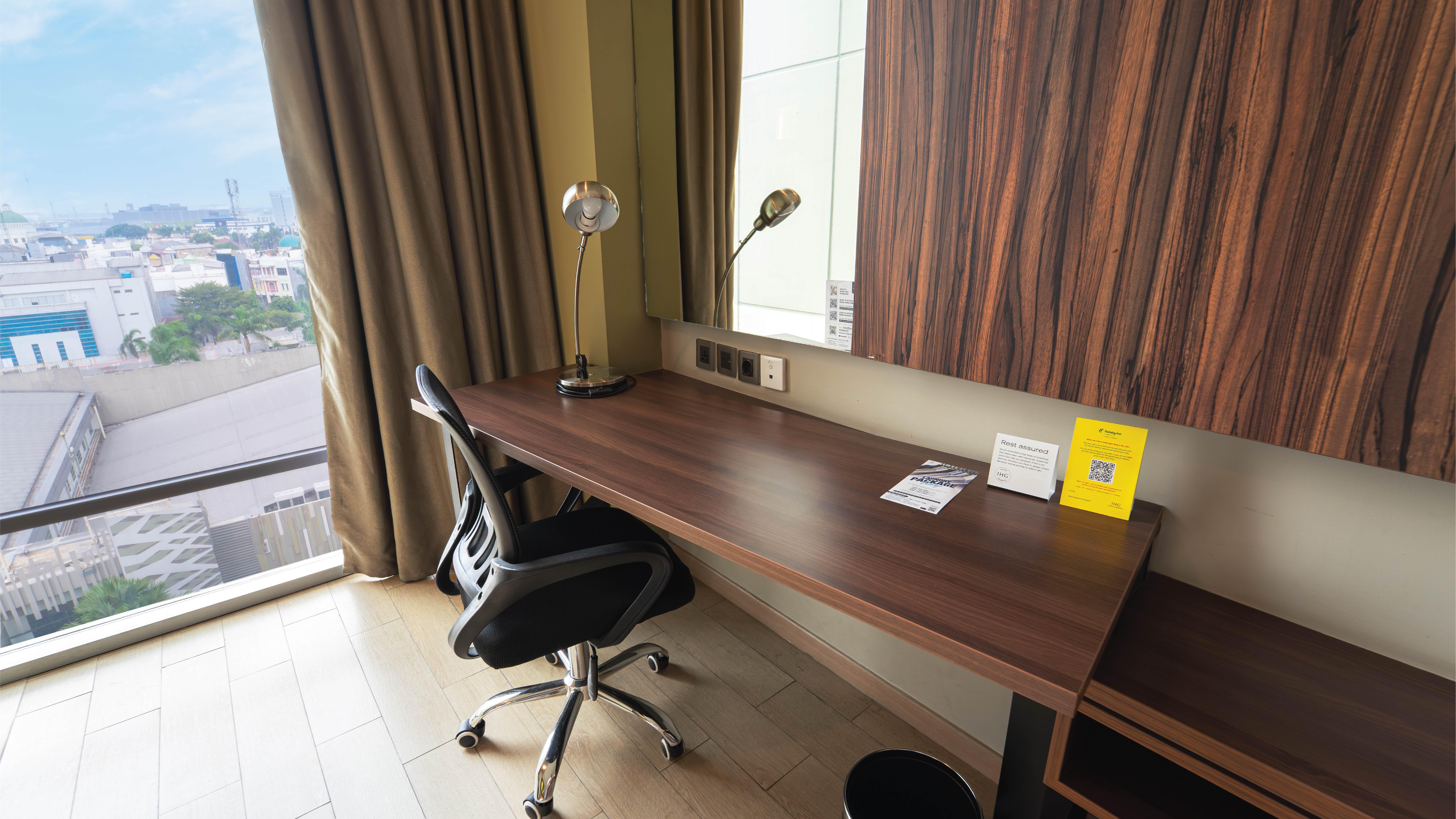 Double City View King Bed