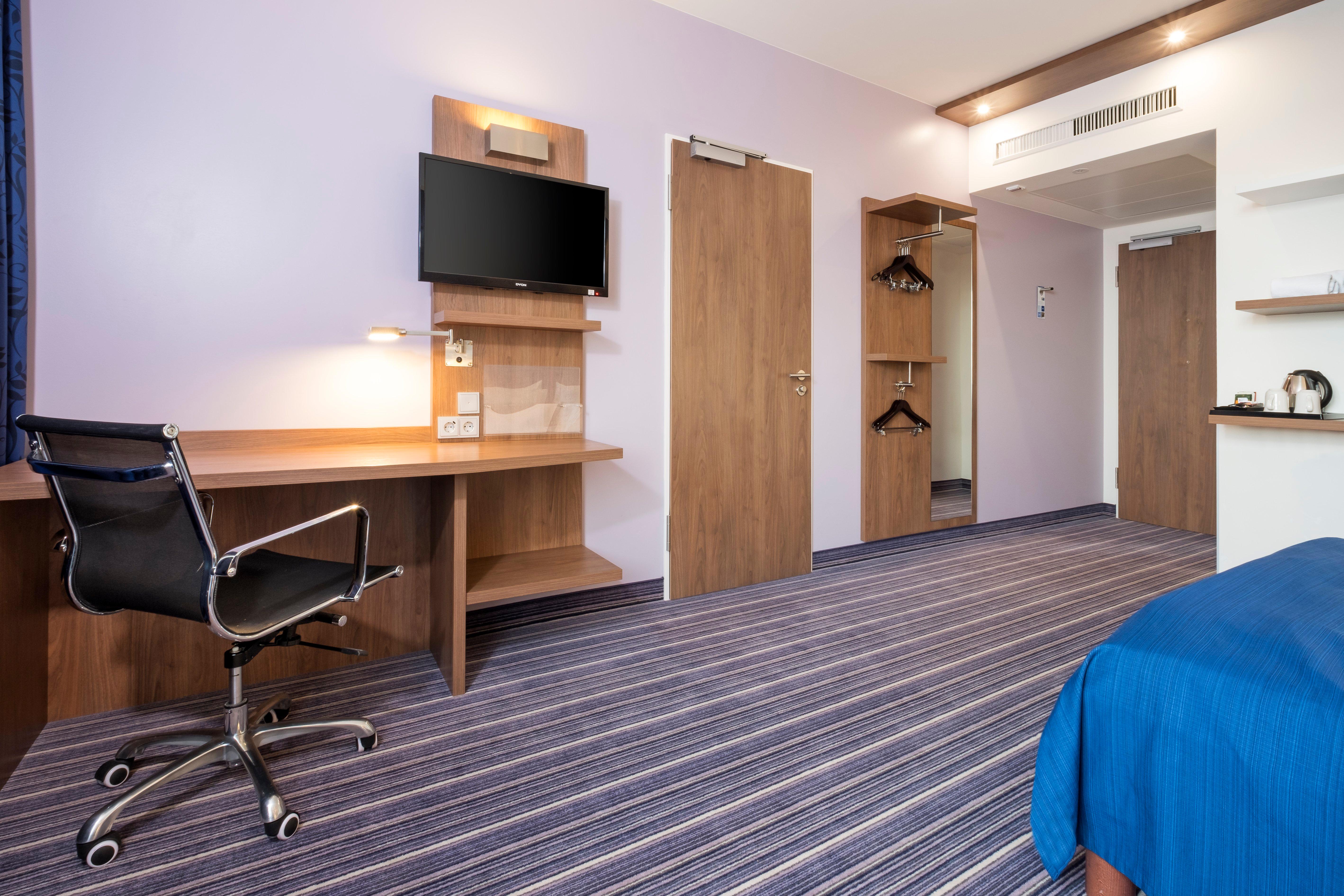 Double Accessible-queen Size Bed