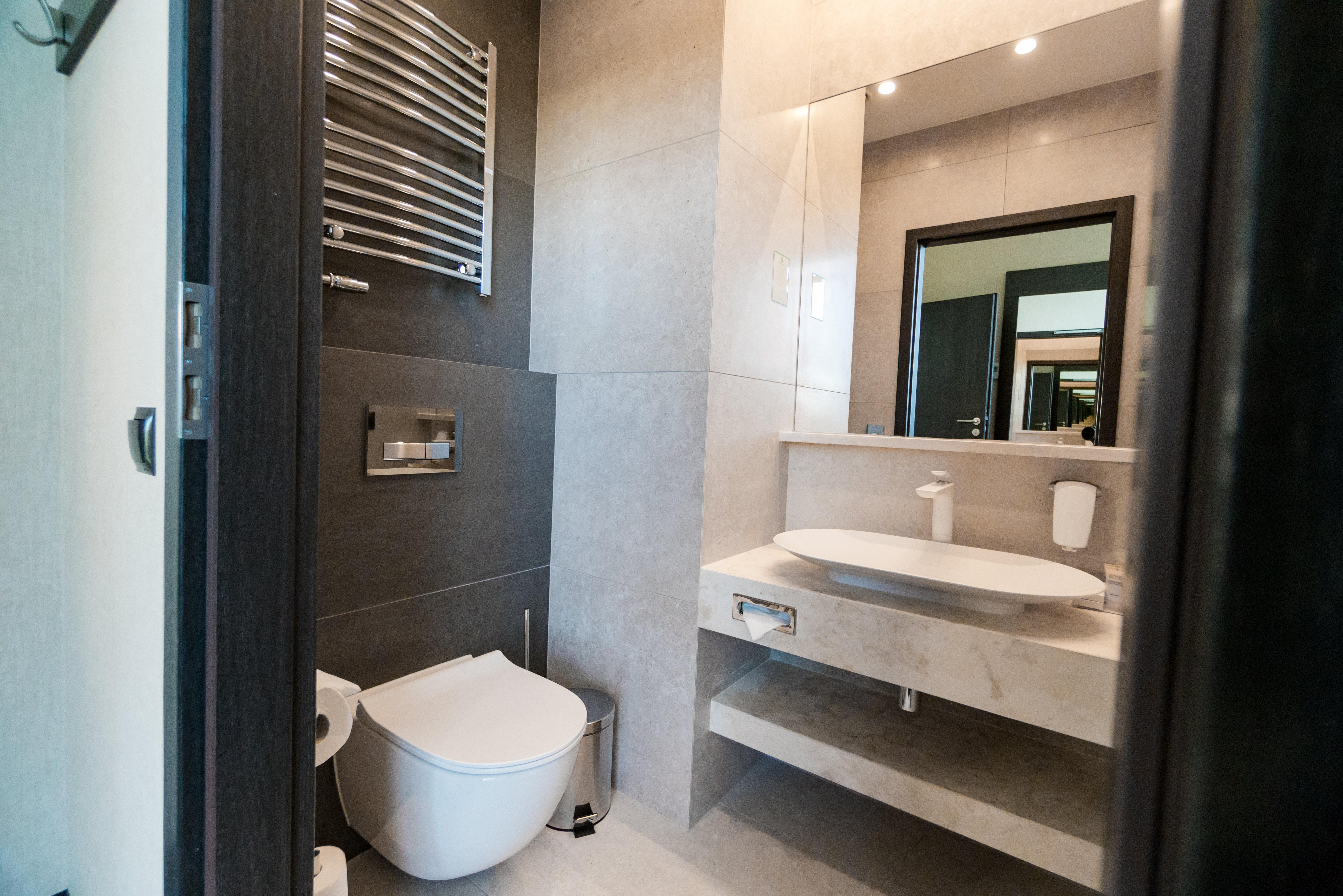 Suite City View King Bed