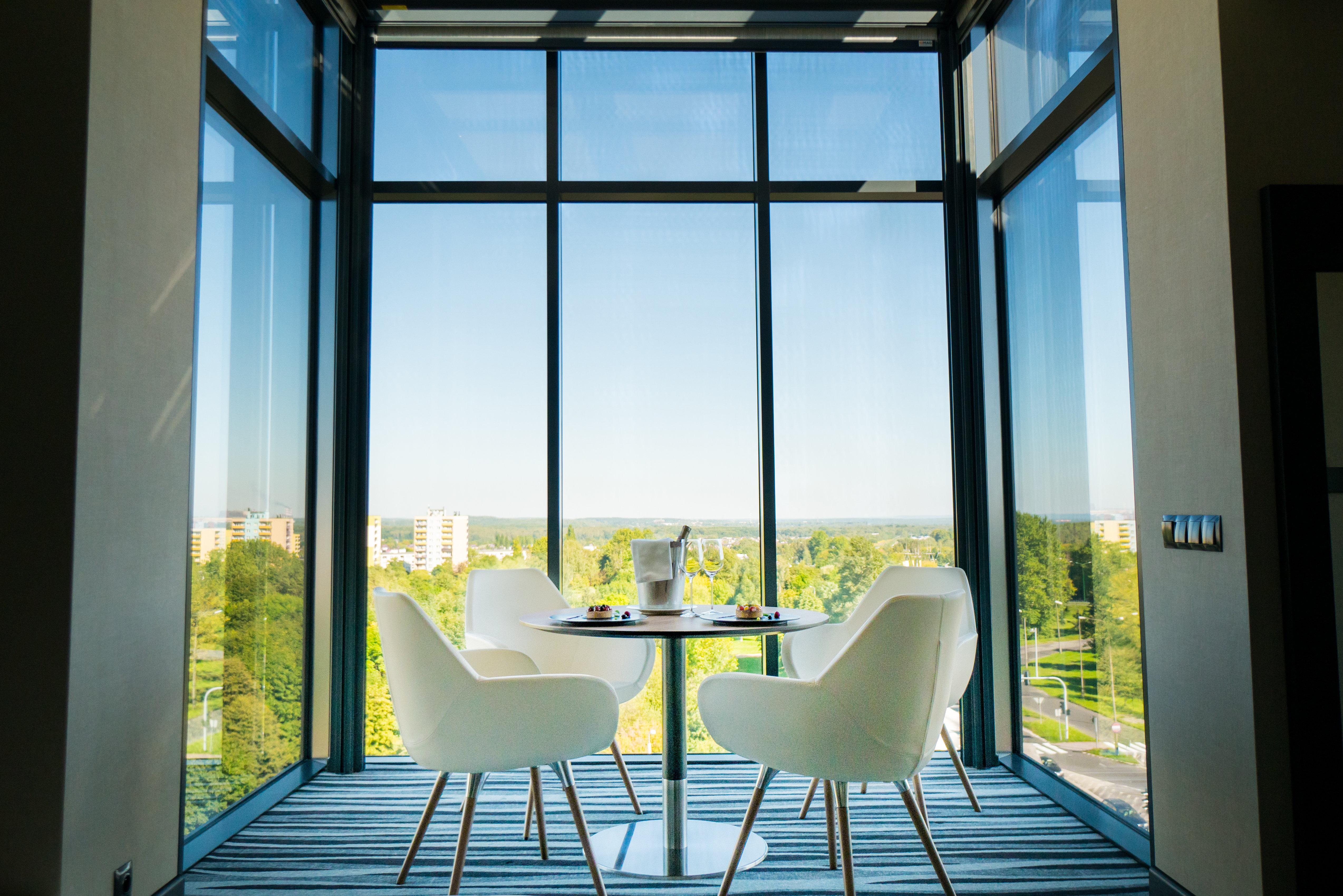 Suite City View King Bed