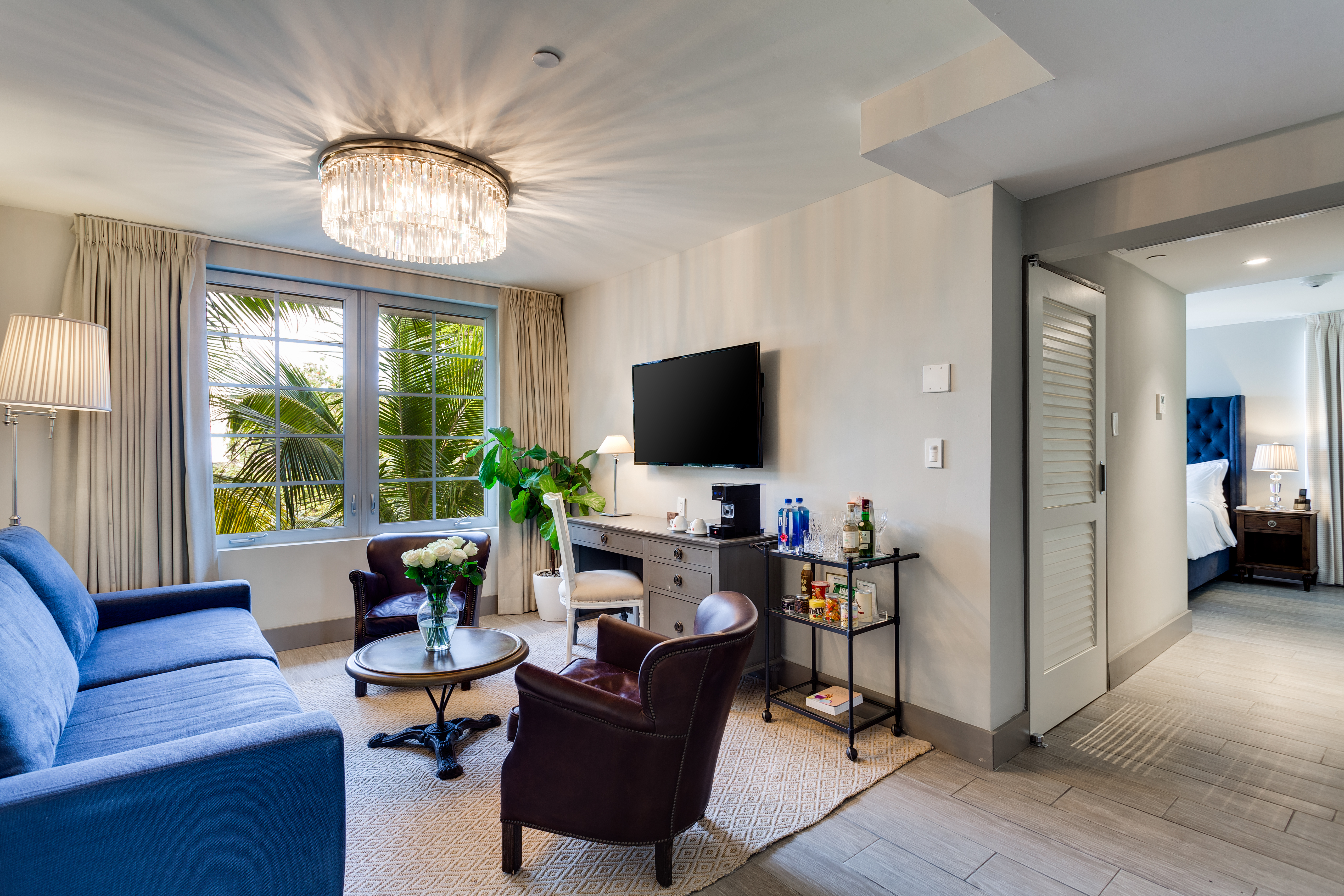 Suite King Size Bed