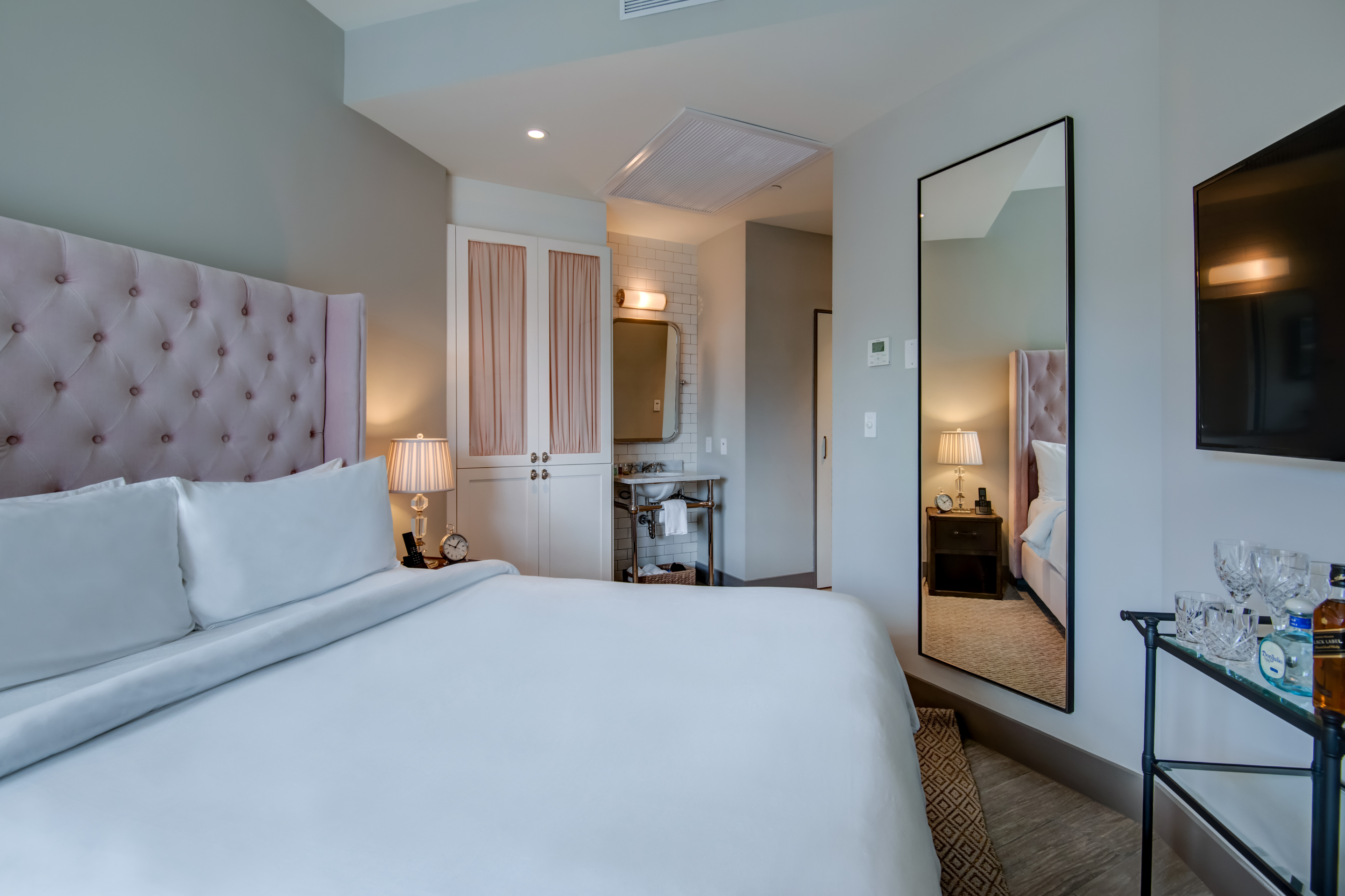 Double Classic Queen Bed