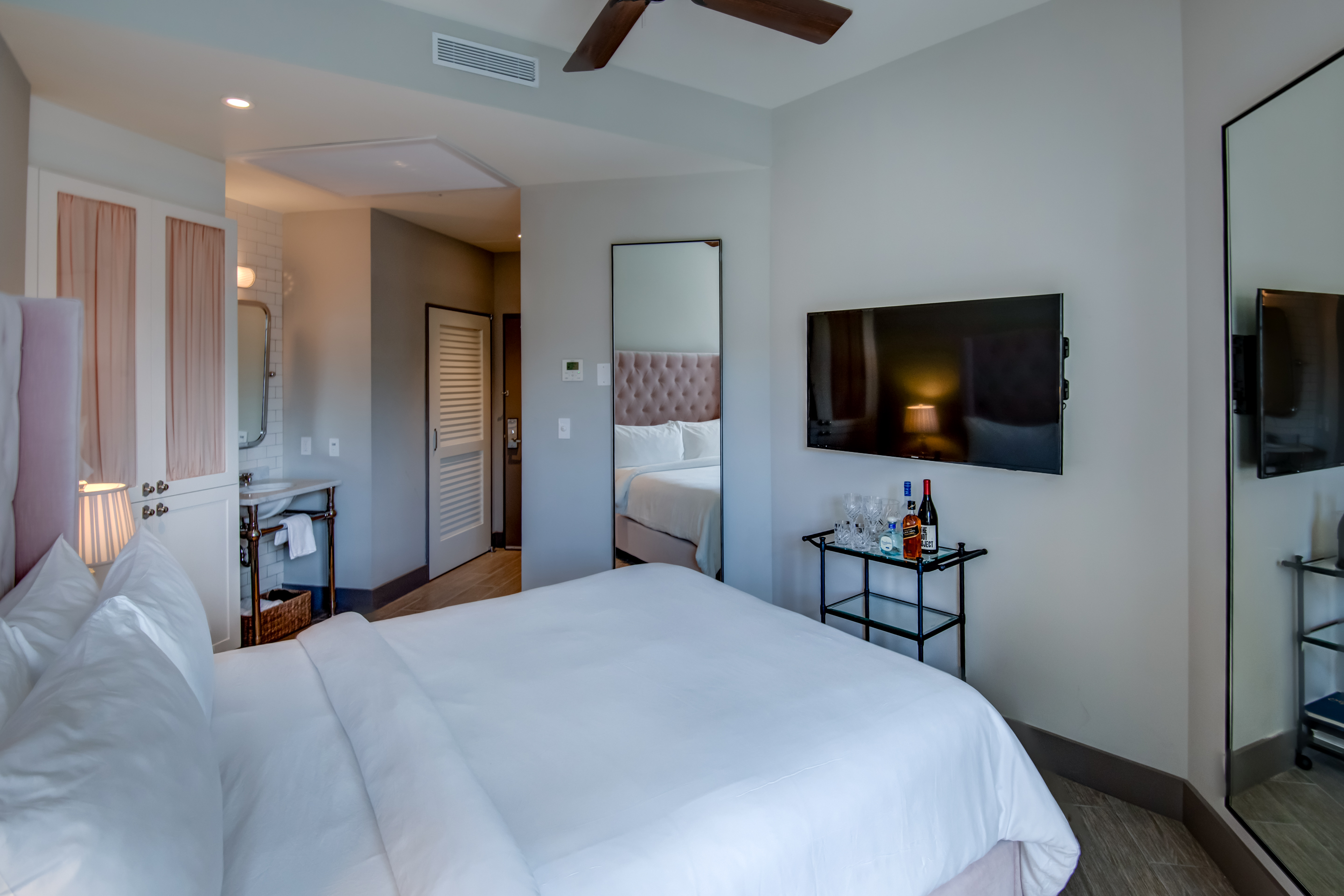 Double Classic Queen Bed