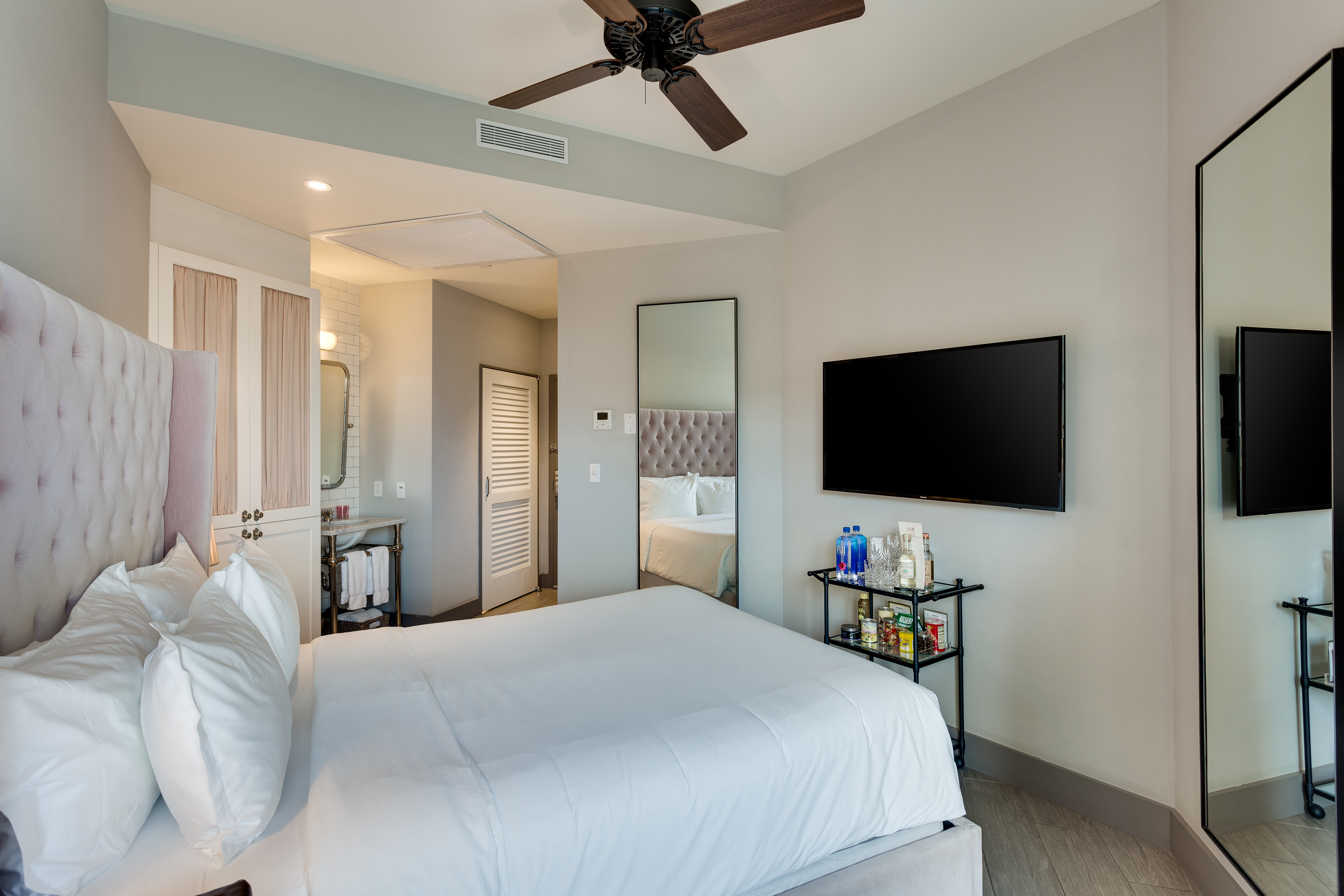 Double Classic Queen Bed