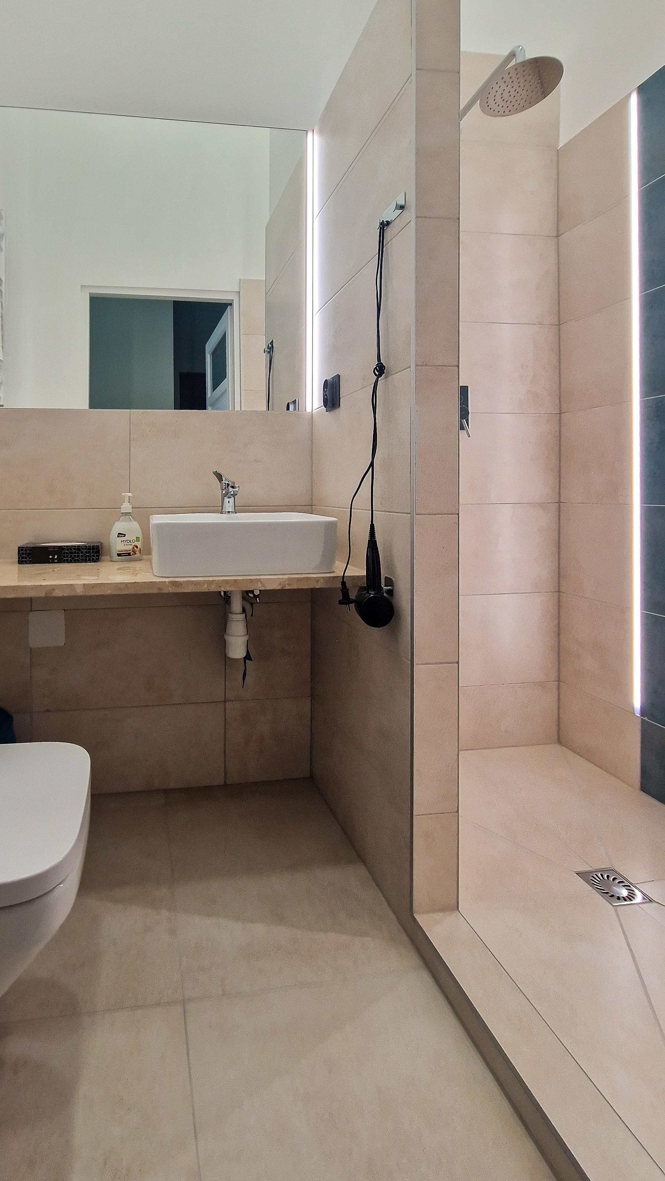 Double Deluxe One Bed