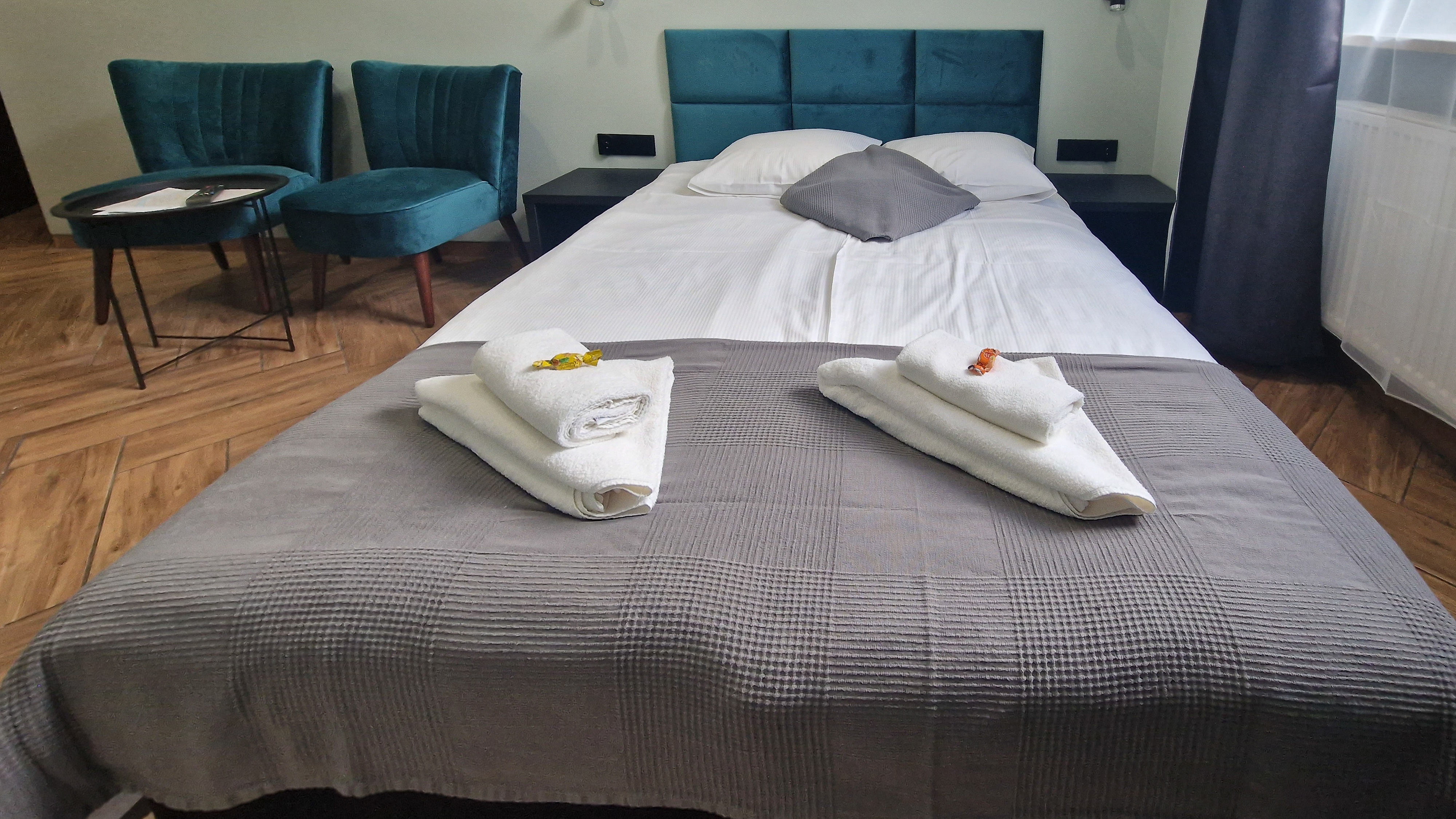 Double Deluxe One Bed