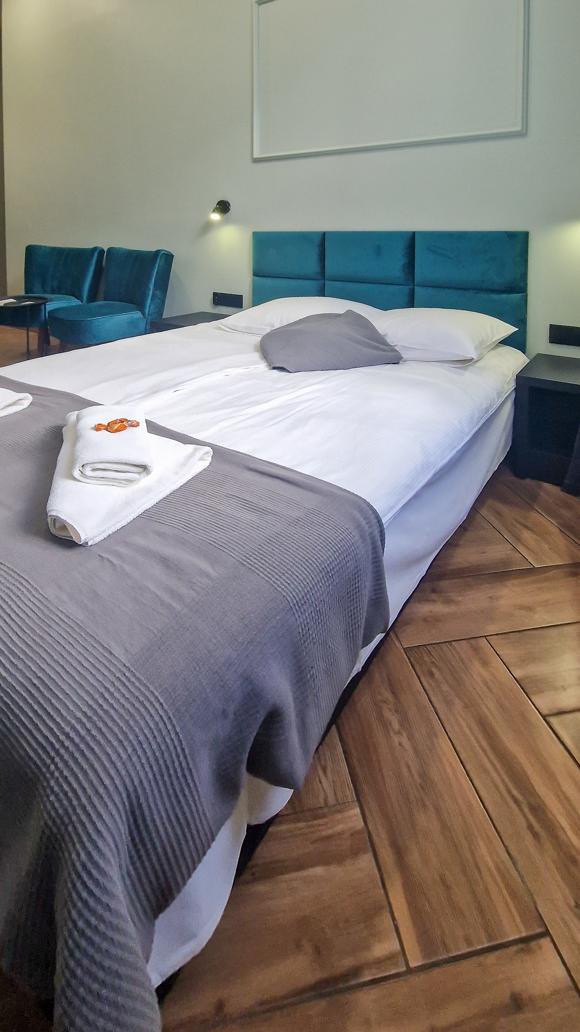 Double Deluxe One Bed