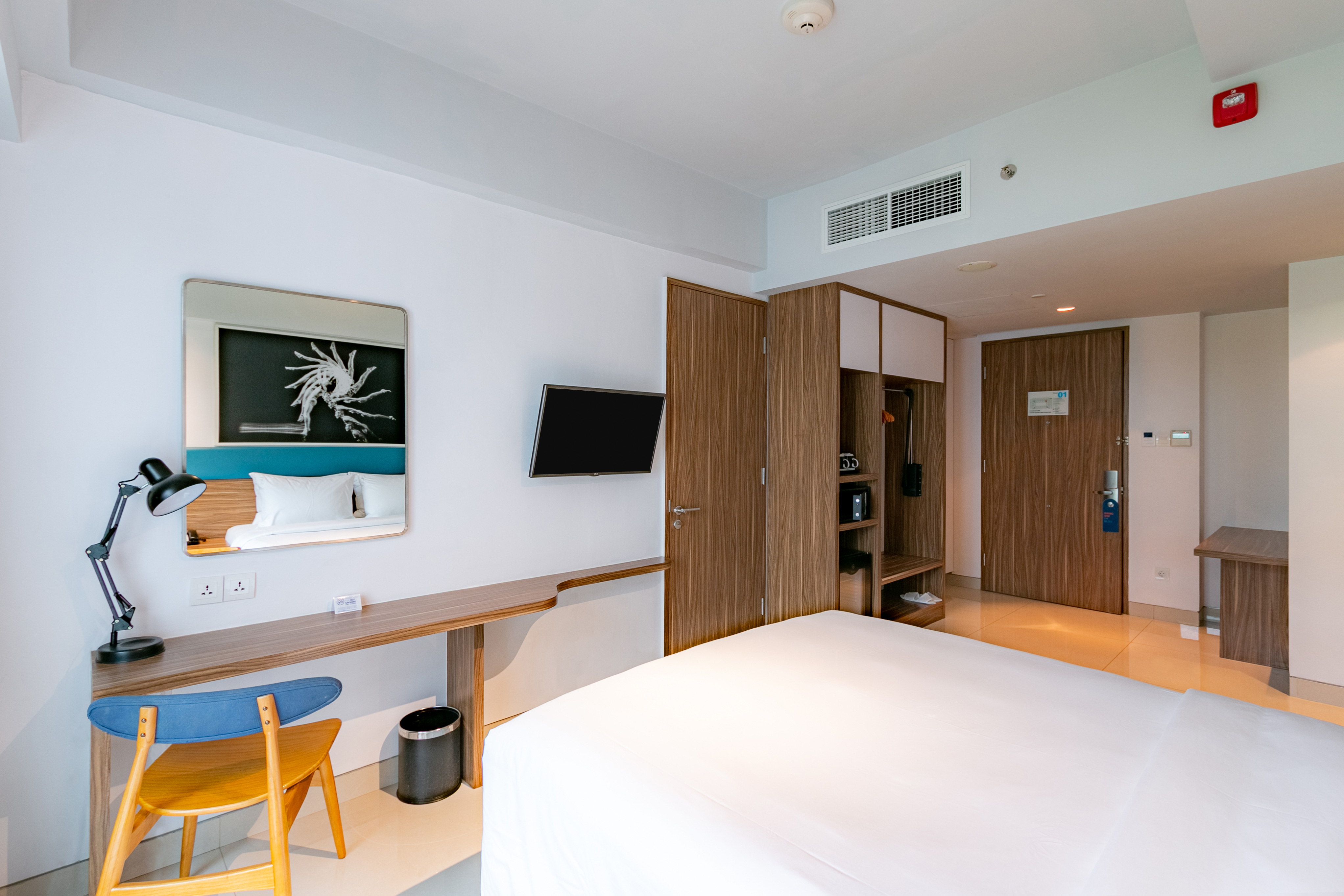 Double Accessible-queen Size Bed