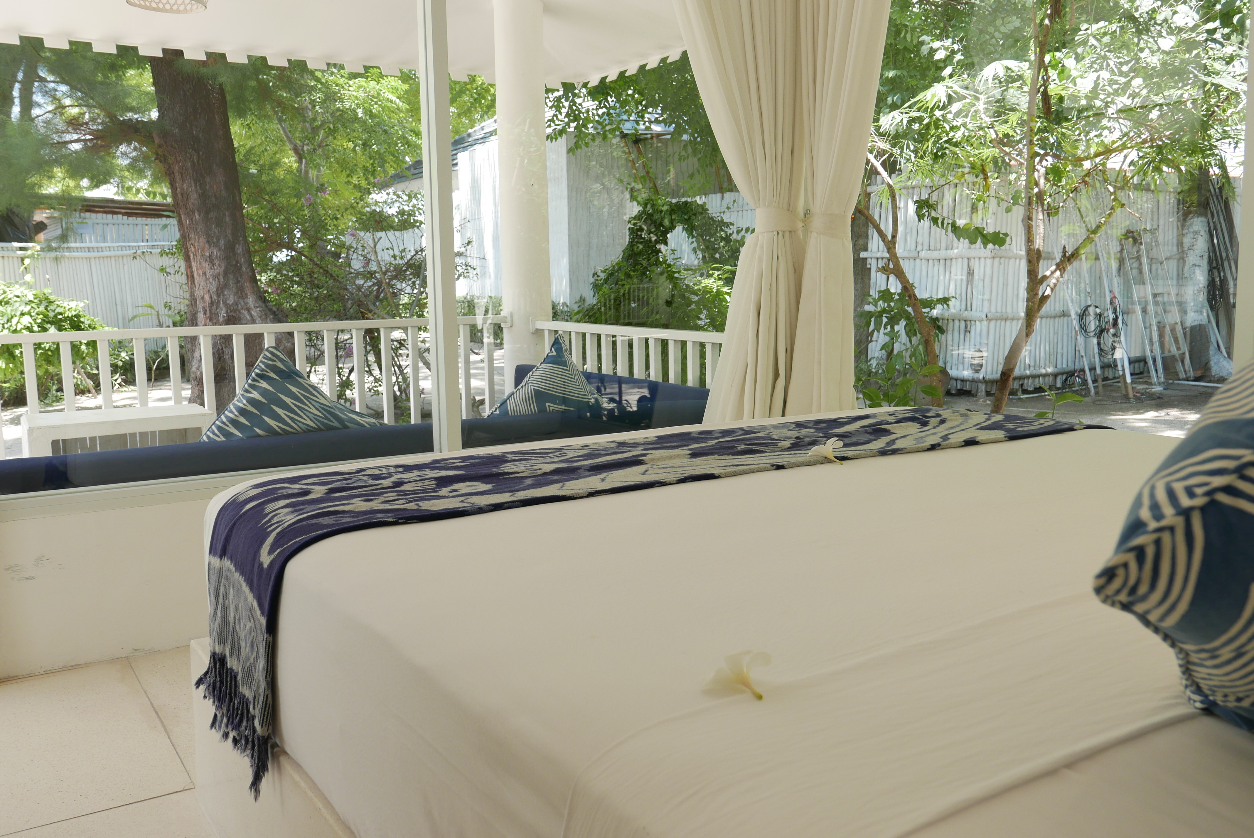 Bungalow Garden View