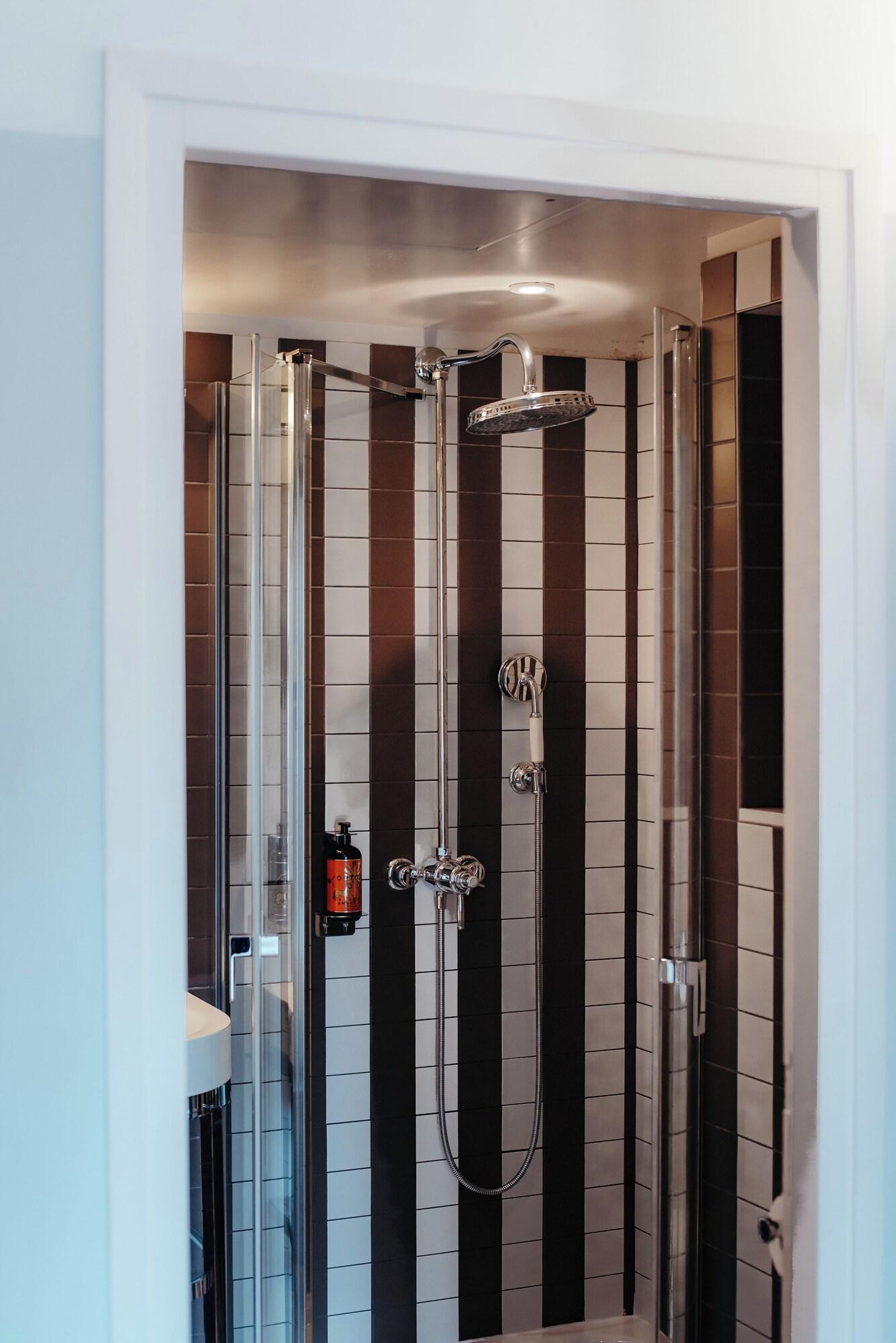 Double Superior Queen Bed