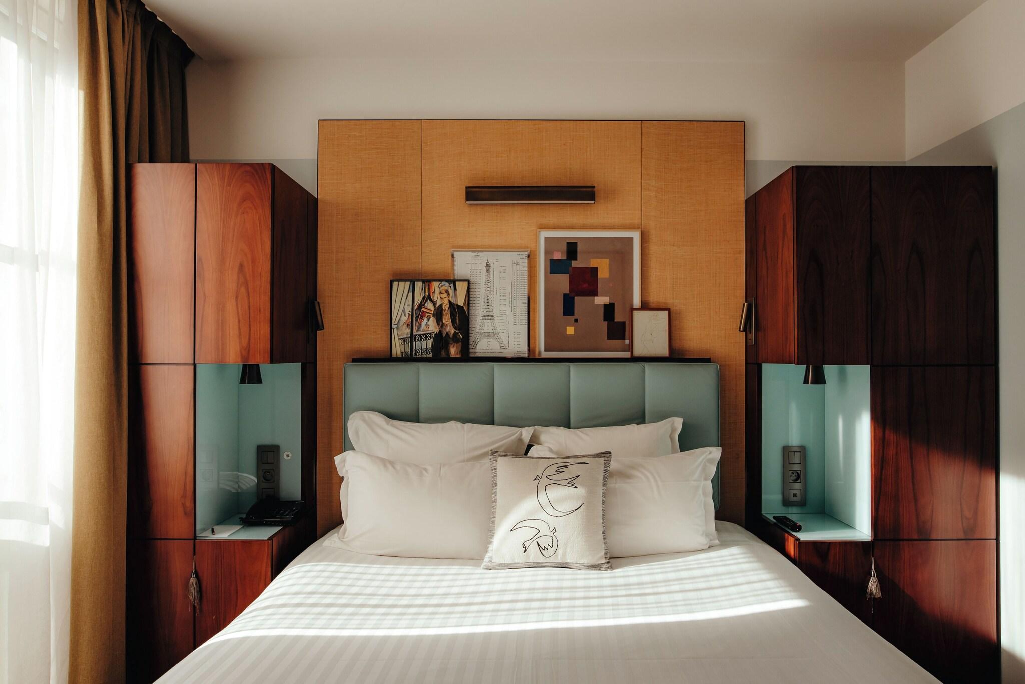 Double Superior Queen Bed