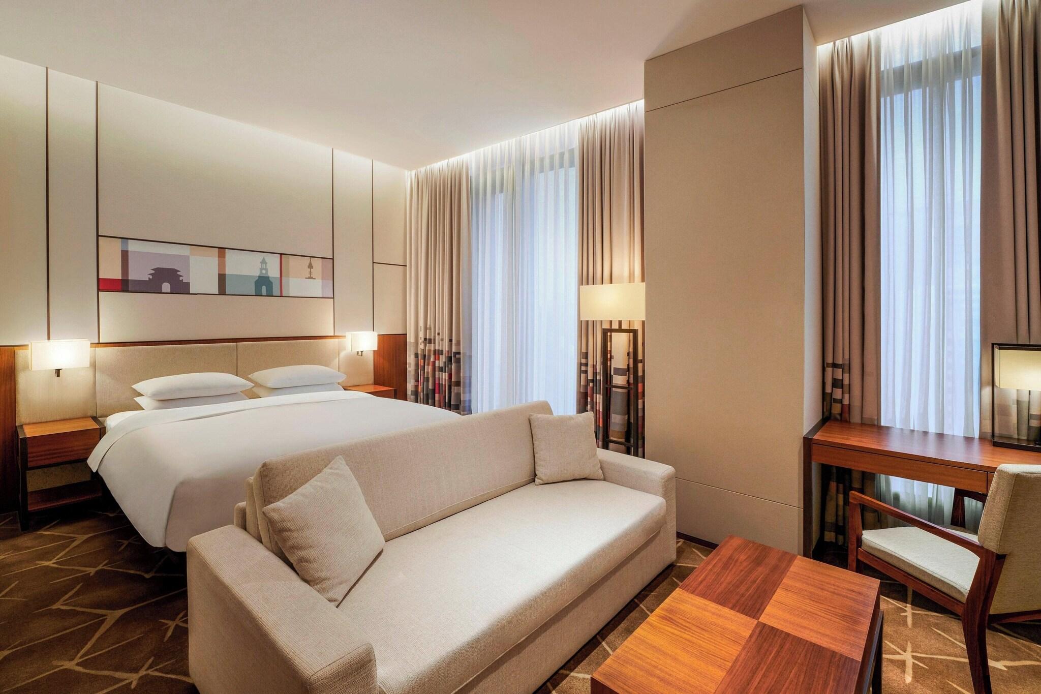 Studio King Size Bed