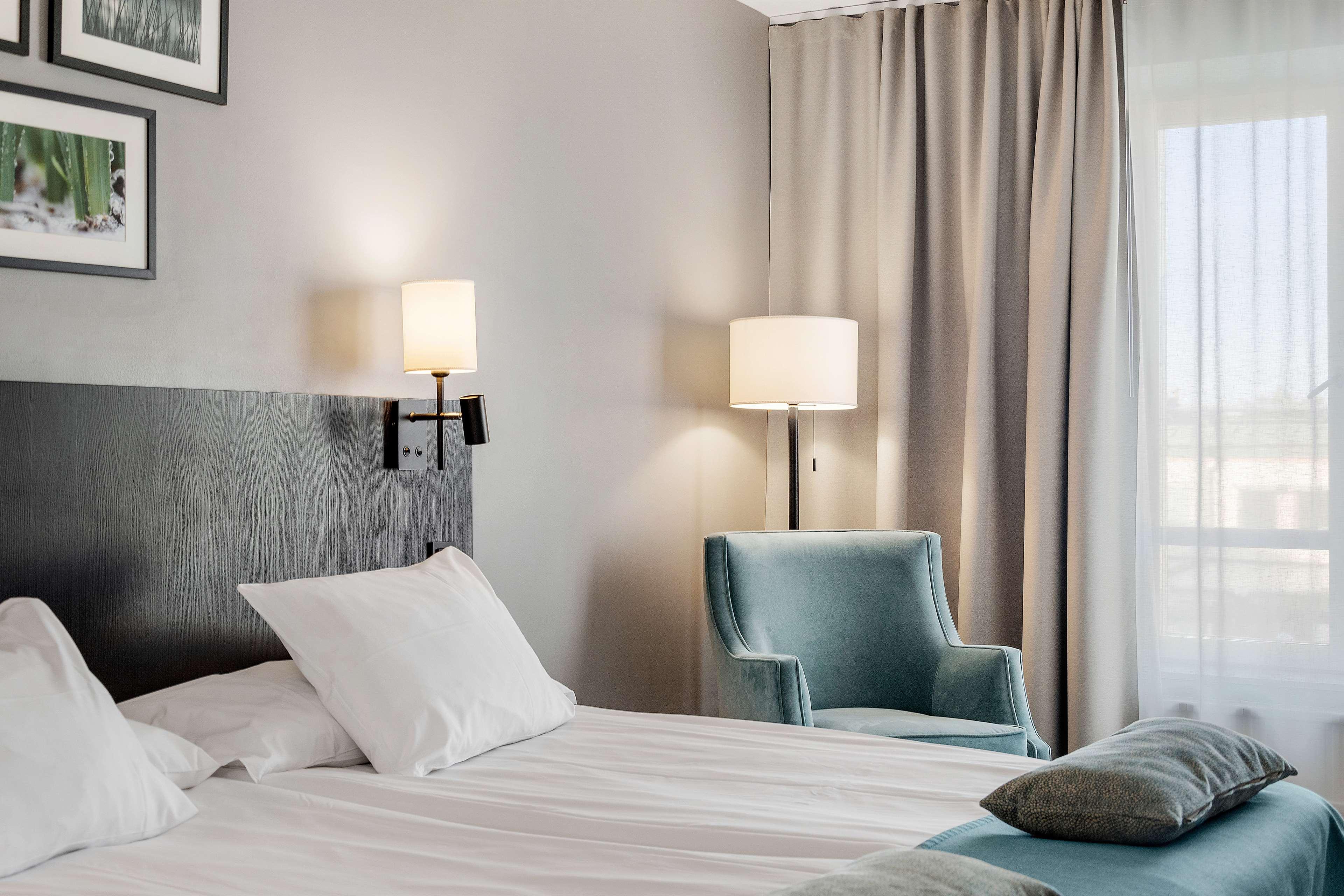 Double Classic Queen Bed