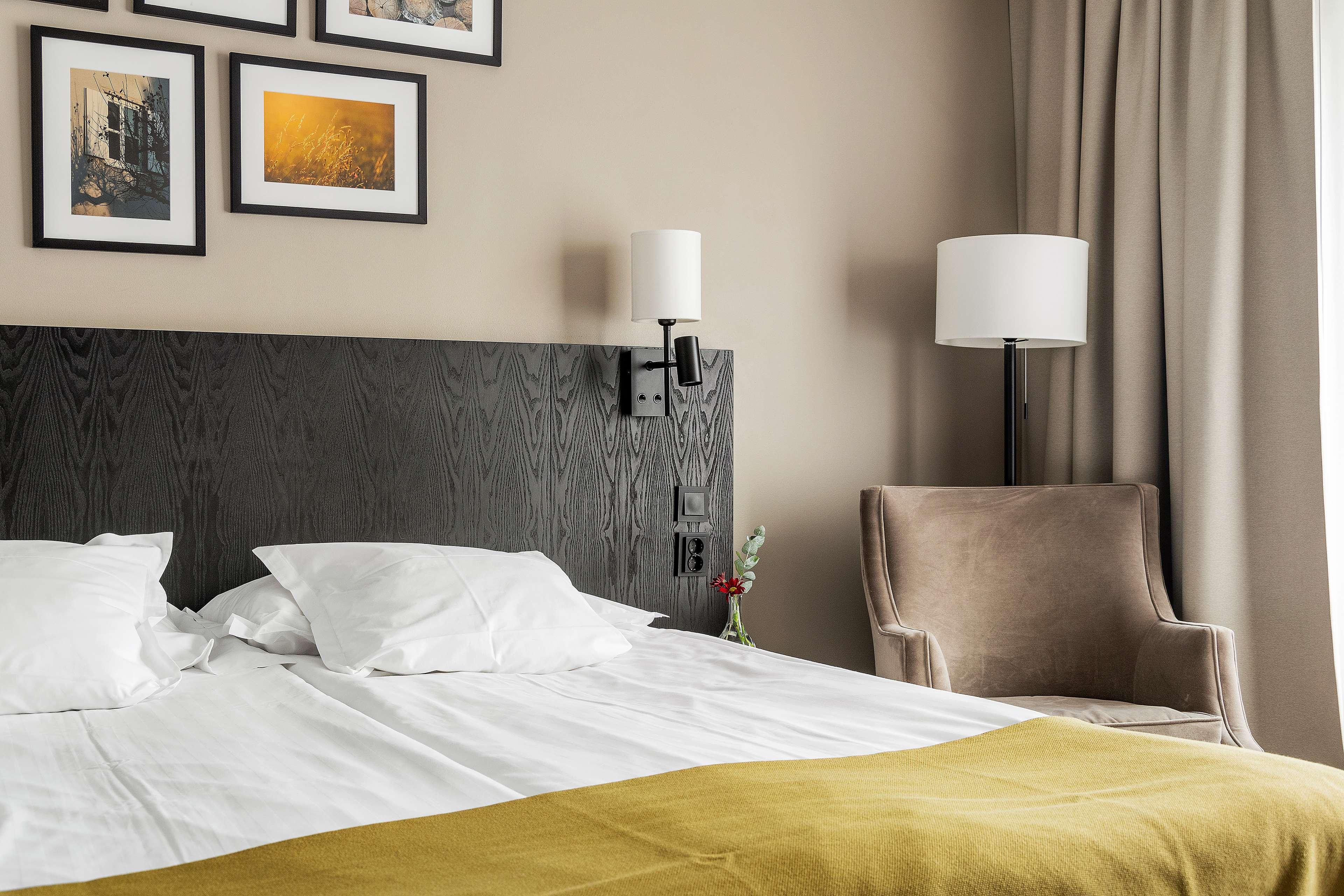 Double Deluxe King Bed