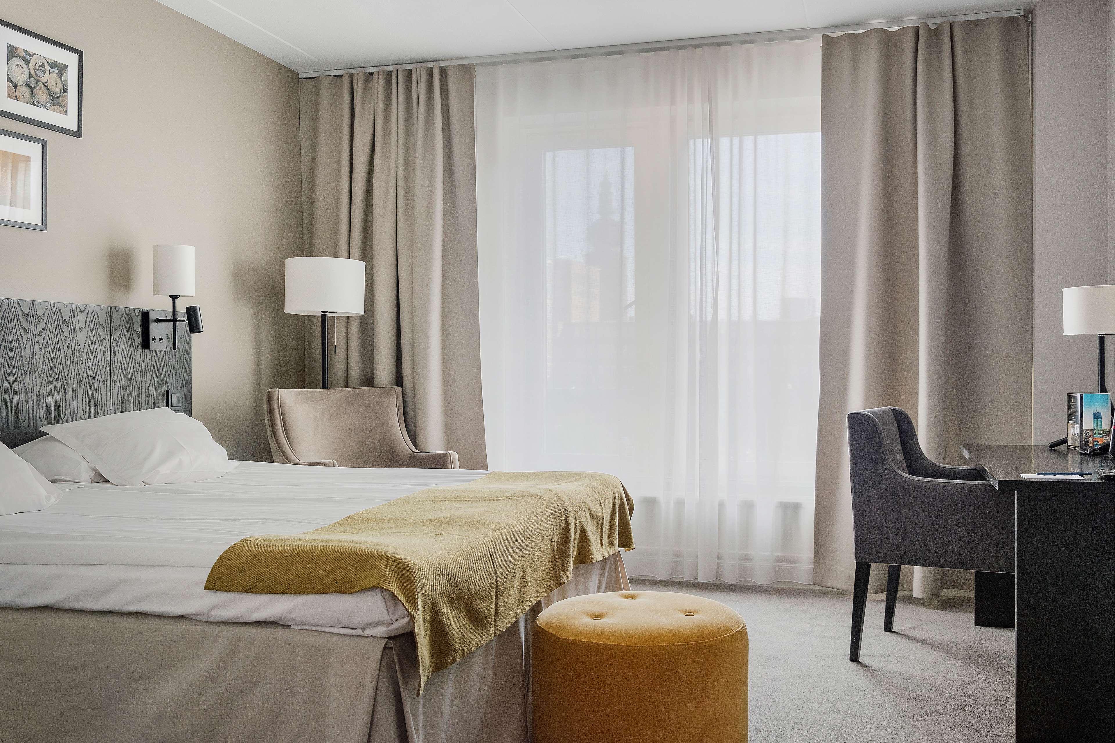 Double Deluxe King Bed