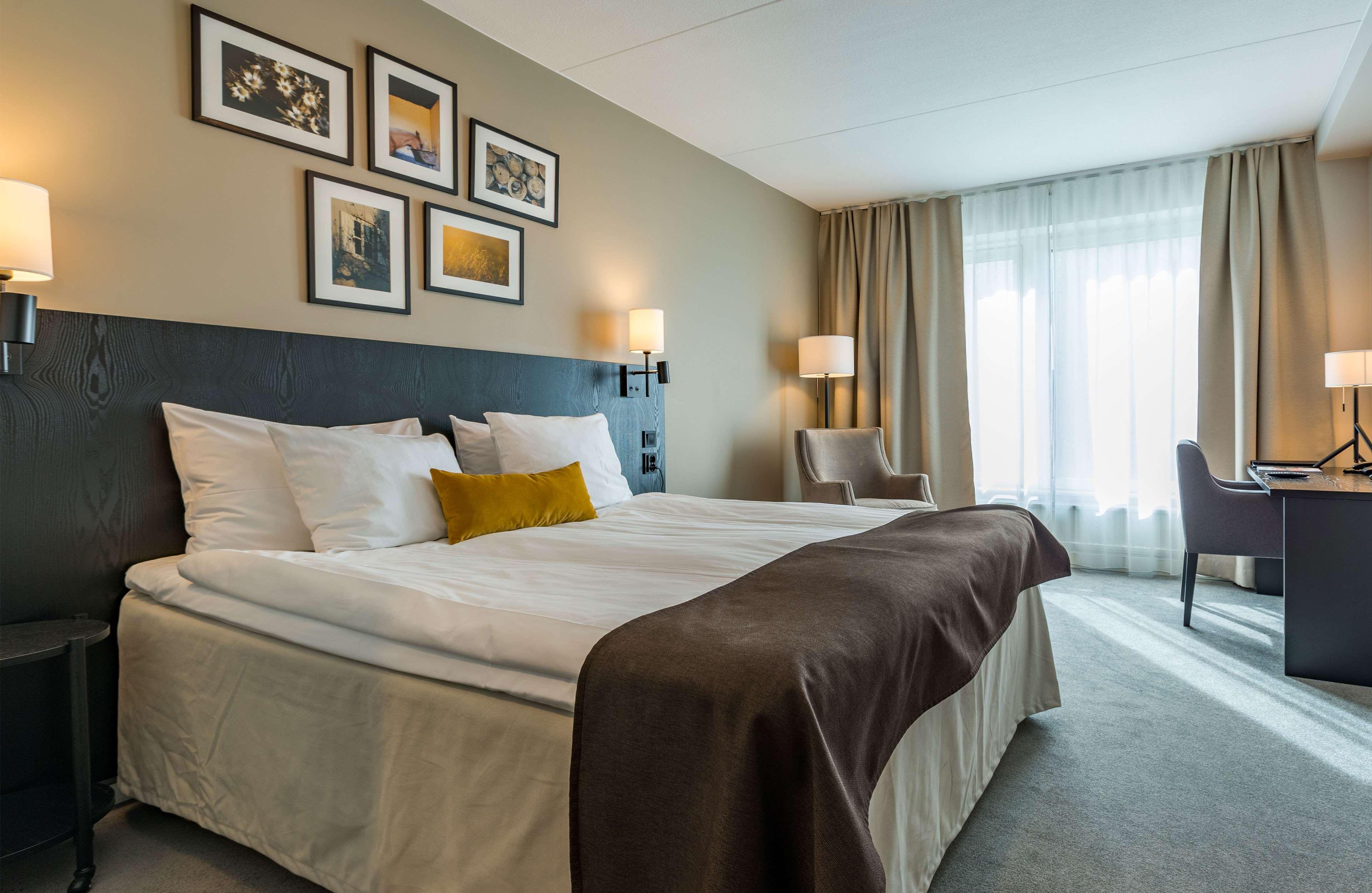 Double Deluxe King Bed