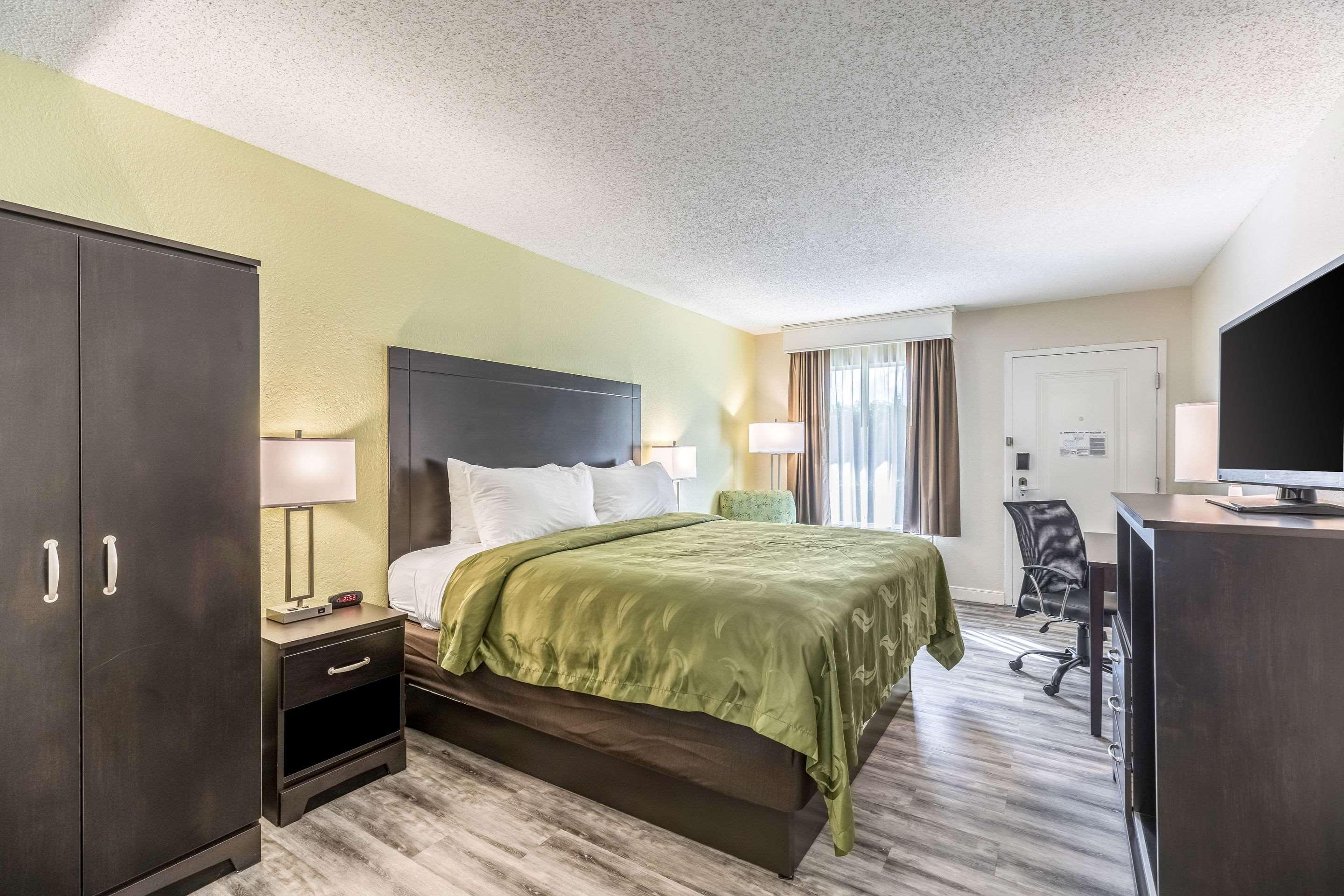 Double King Bed Non Smoking